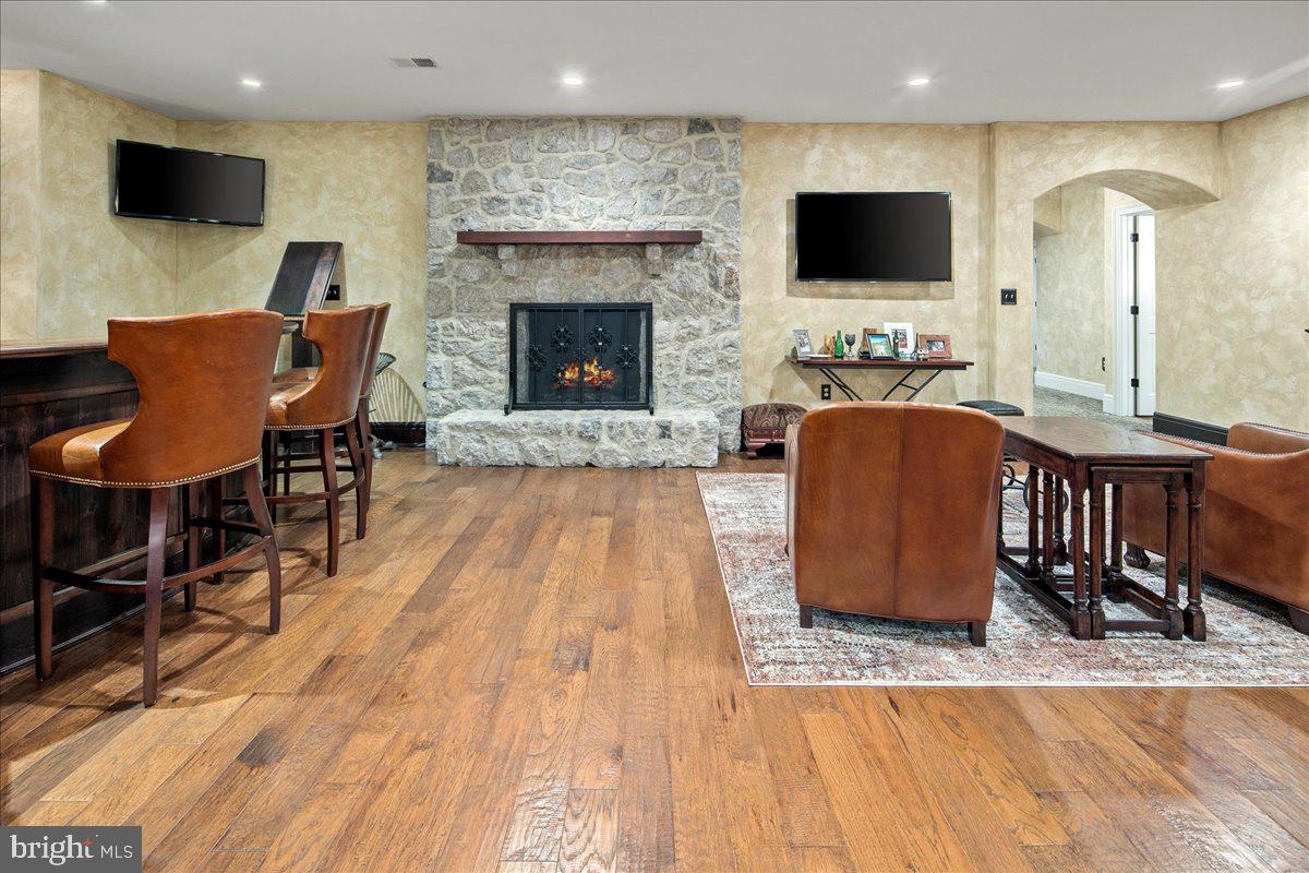 CLIFTON - Residential