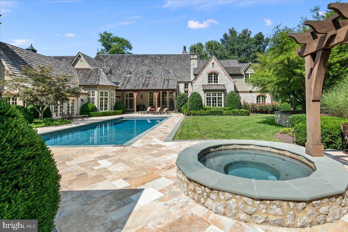 CLIFTON - Residential