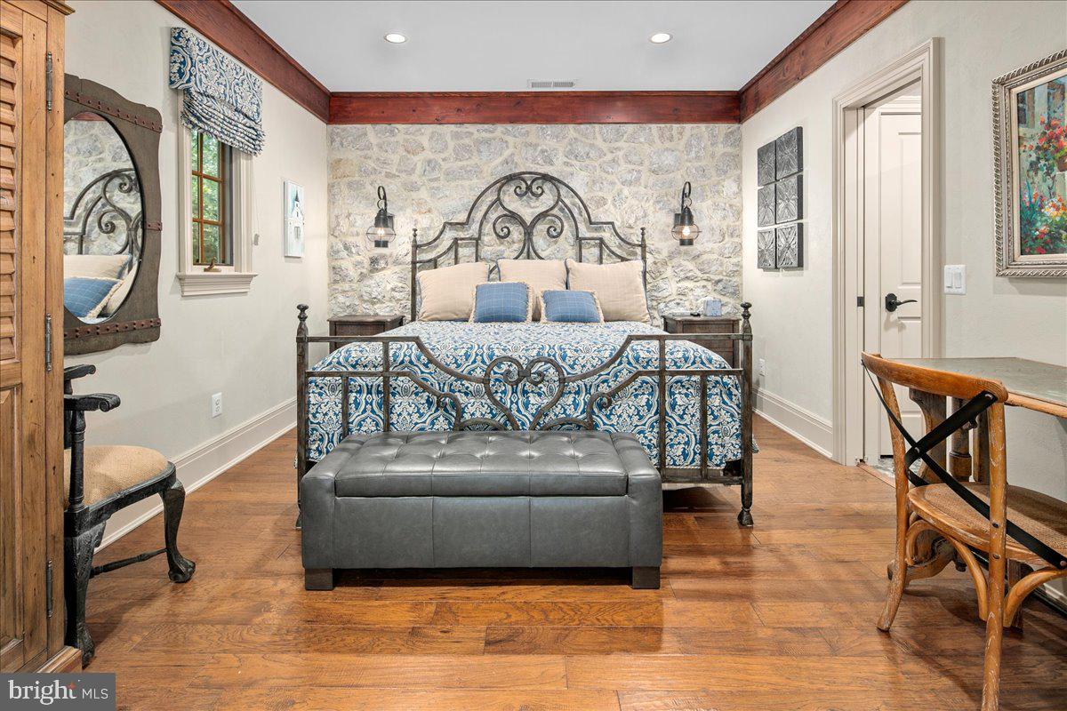 CLIFTON - Residential