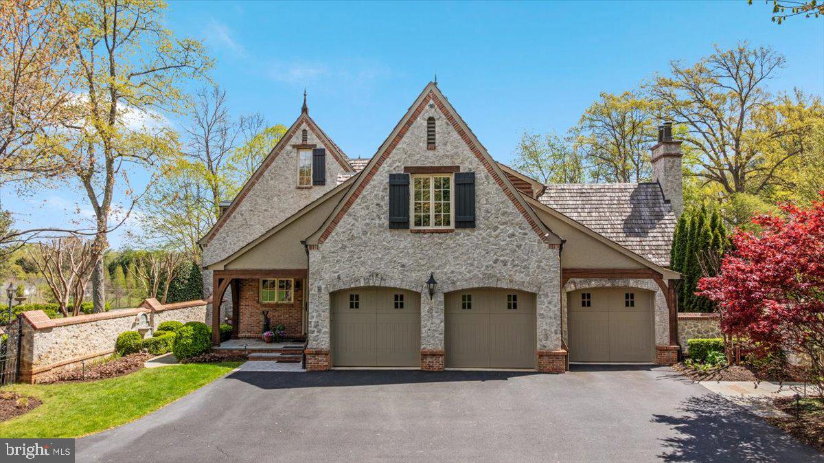 CLIFTON - Residential