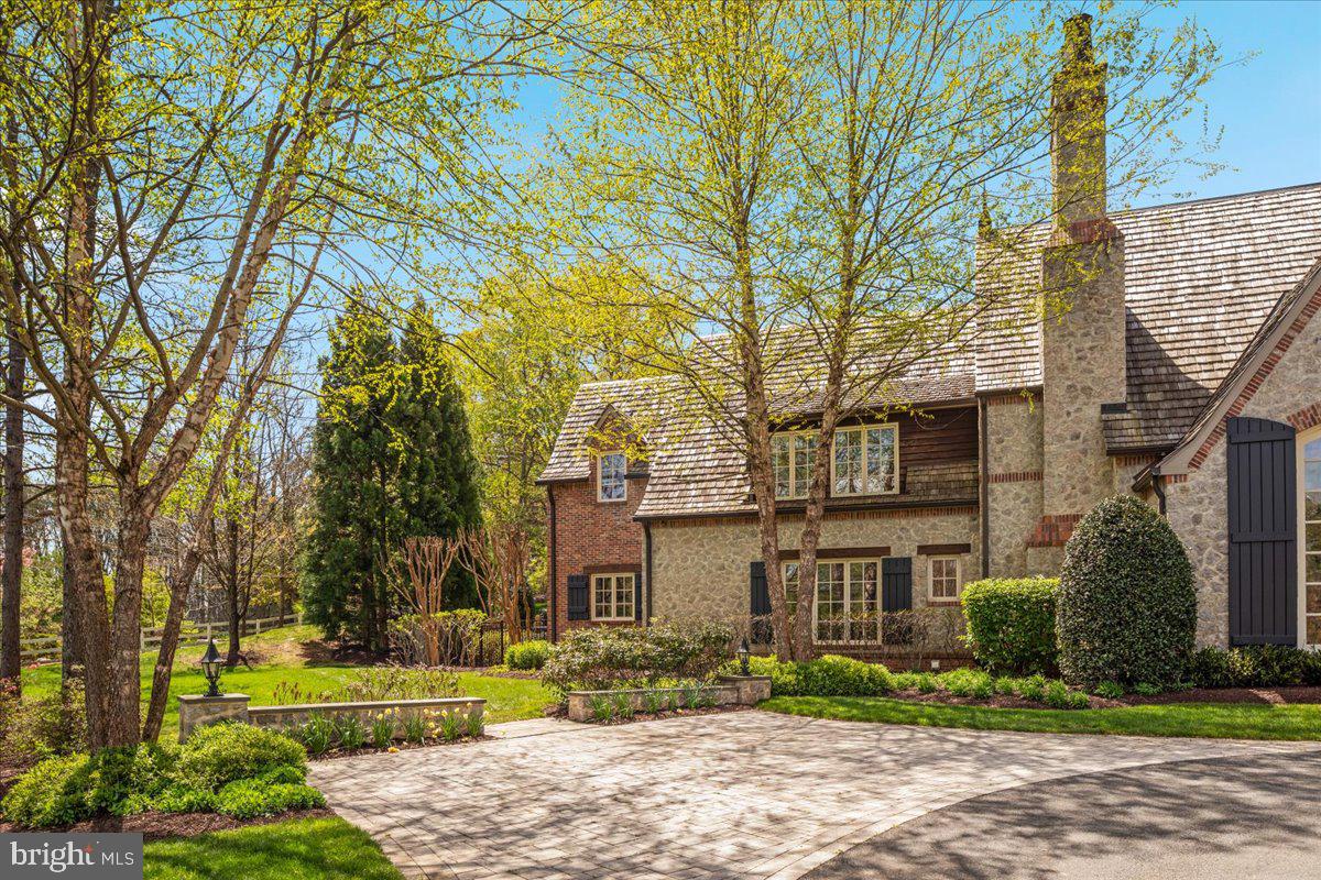 CLIFTON - Residential