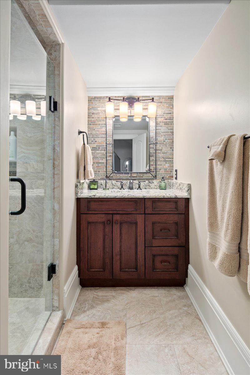 CLIFTON - Residential