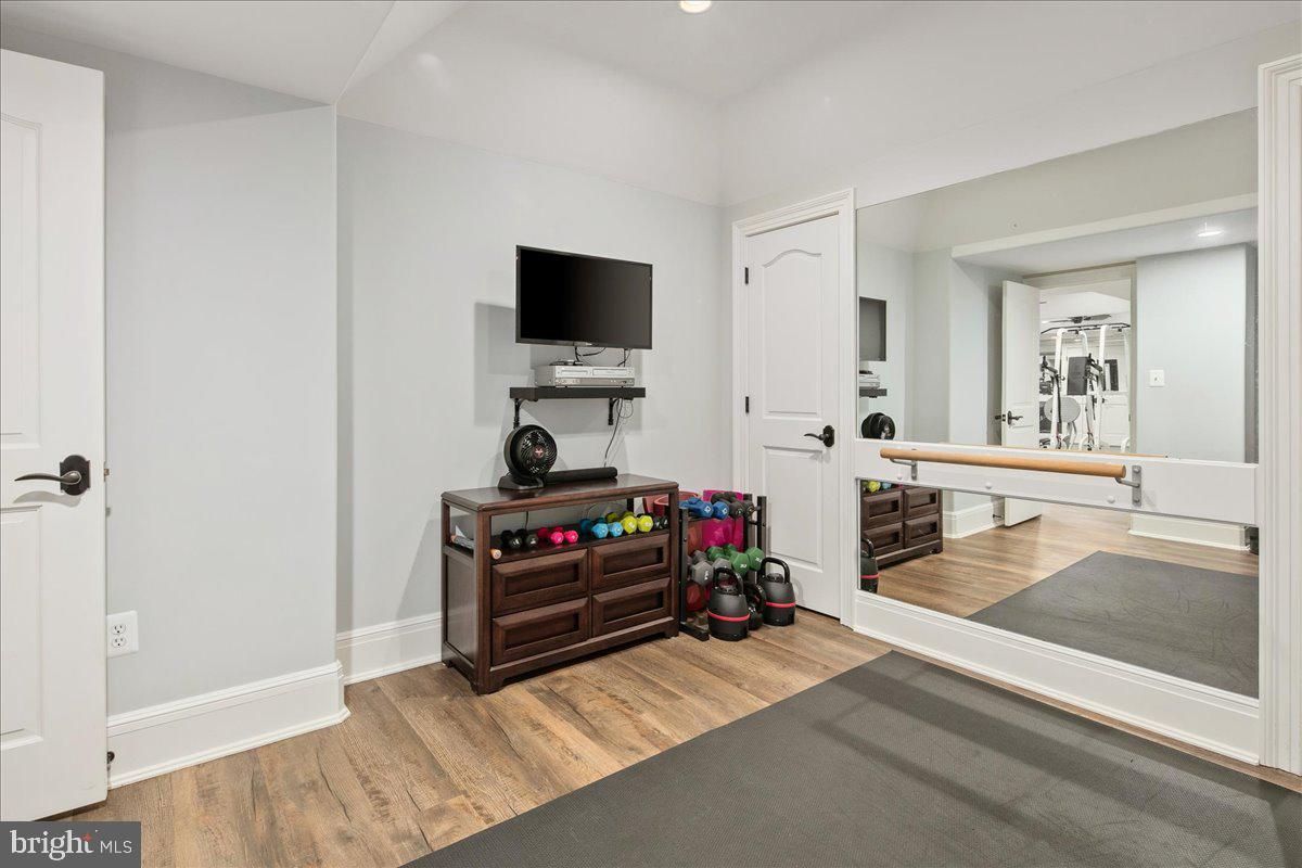 CLIFTON - Residential