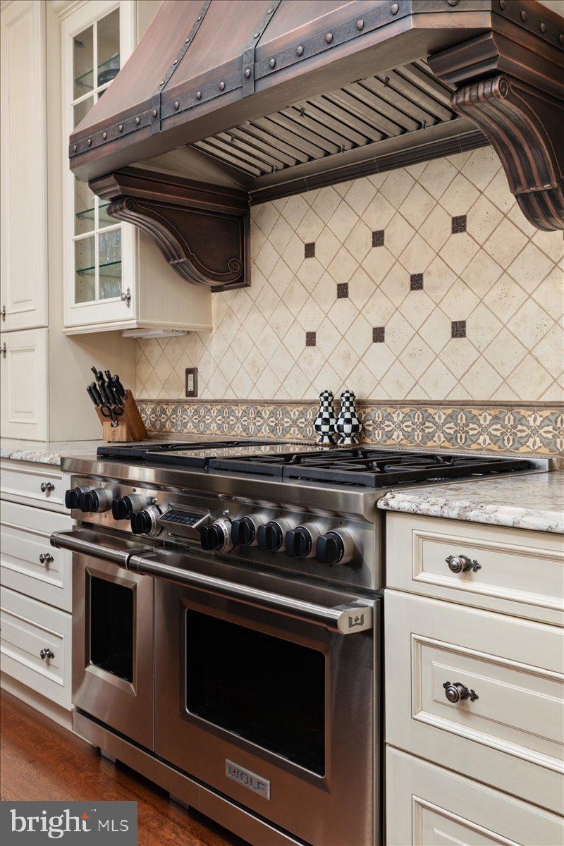 CLIFTON - Residential