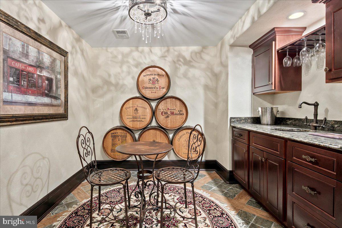 CLIFTON - Residential