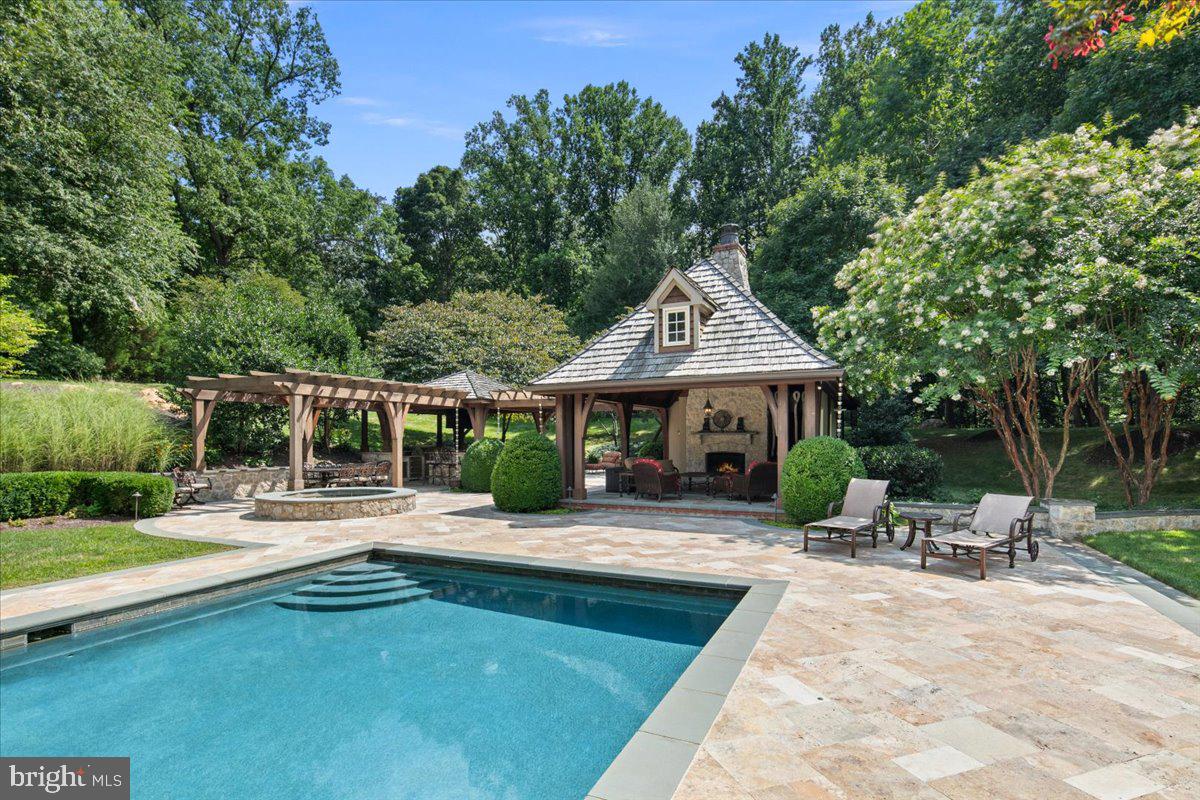 CLIFTON - Residential