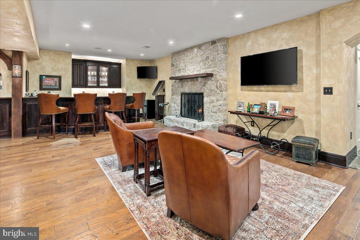 CLIFTON - Residential