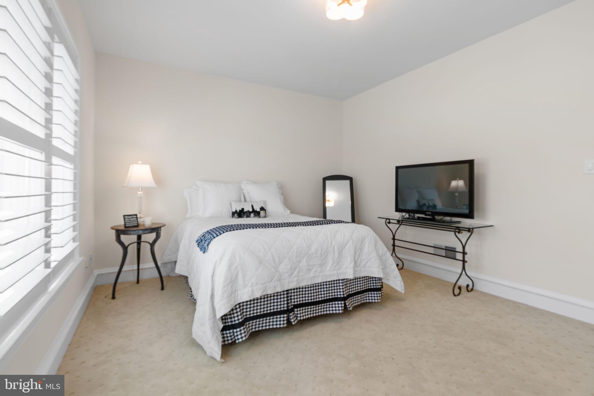 DEERFIELD FARM - Residential