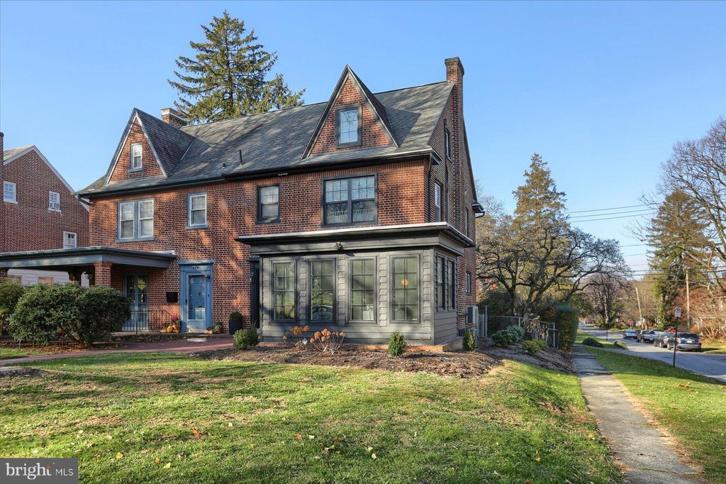 Photo of 540 Race Avenue, Lancaster, PA 17603 (MLS # PALA2044170)