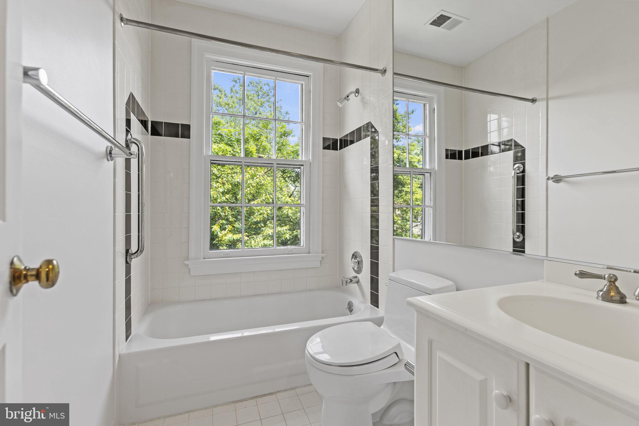 CLEVELAND PARK - Residential