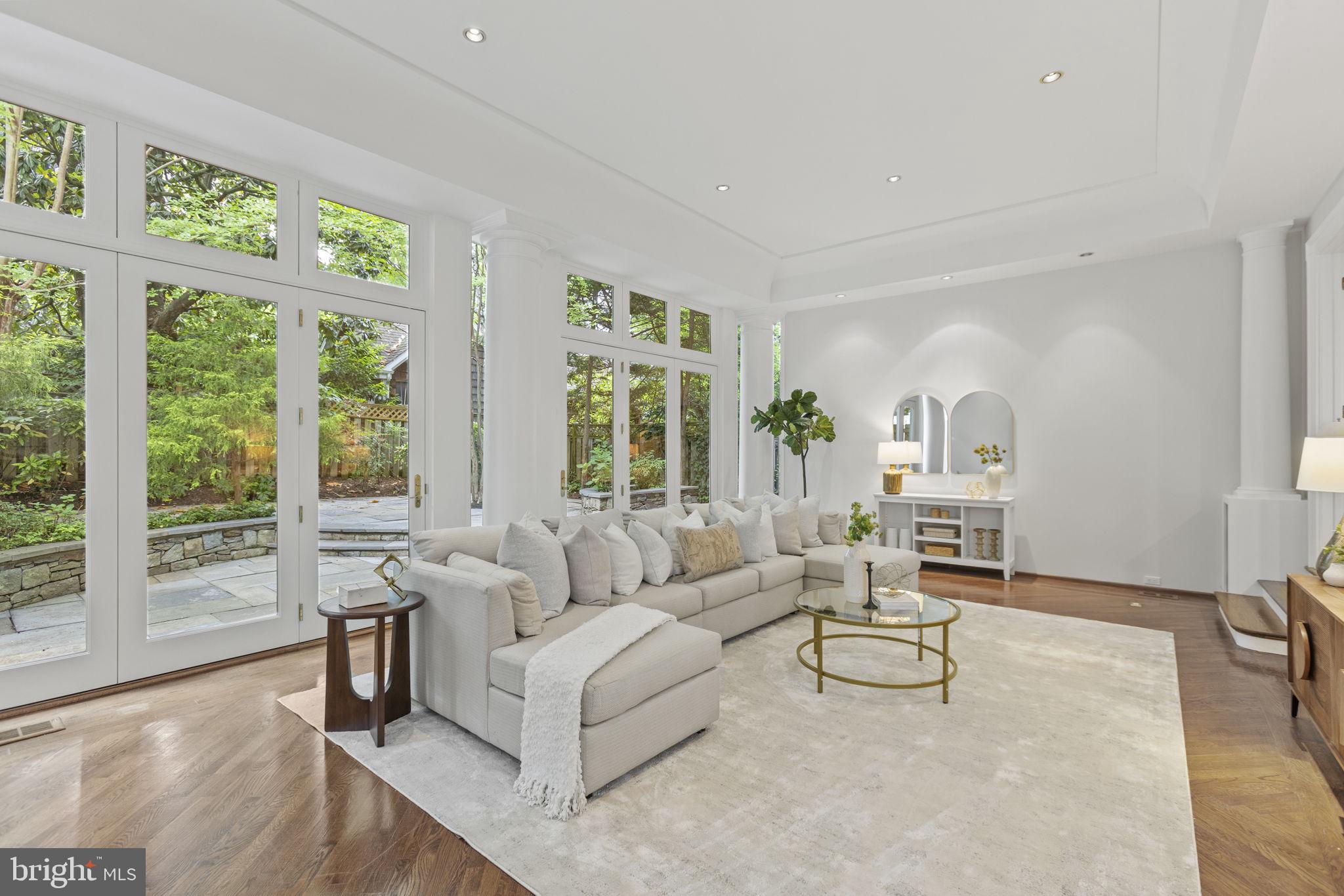 CLEVELAND PARK - Residential