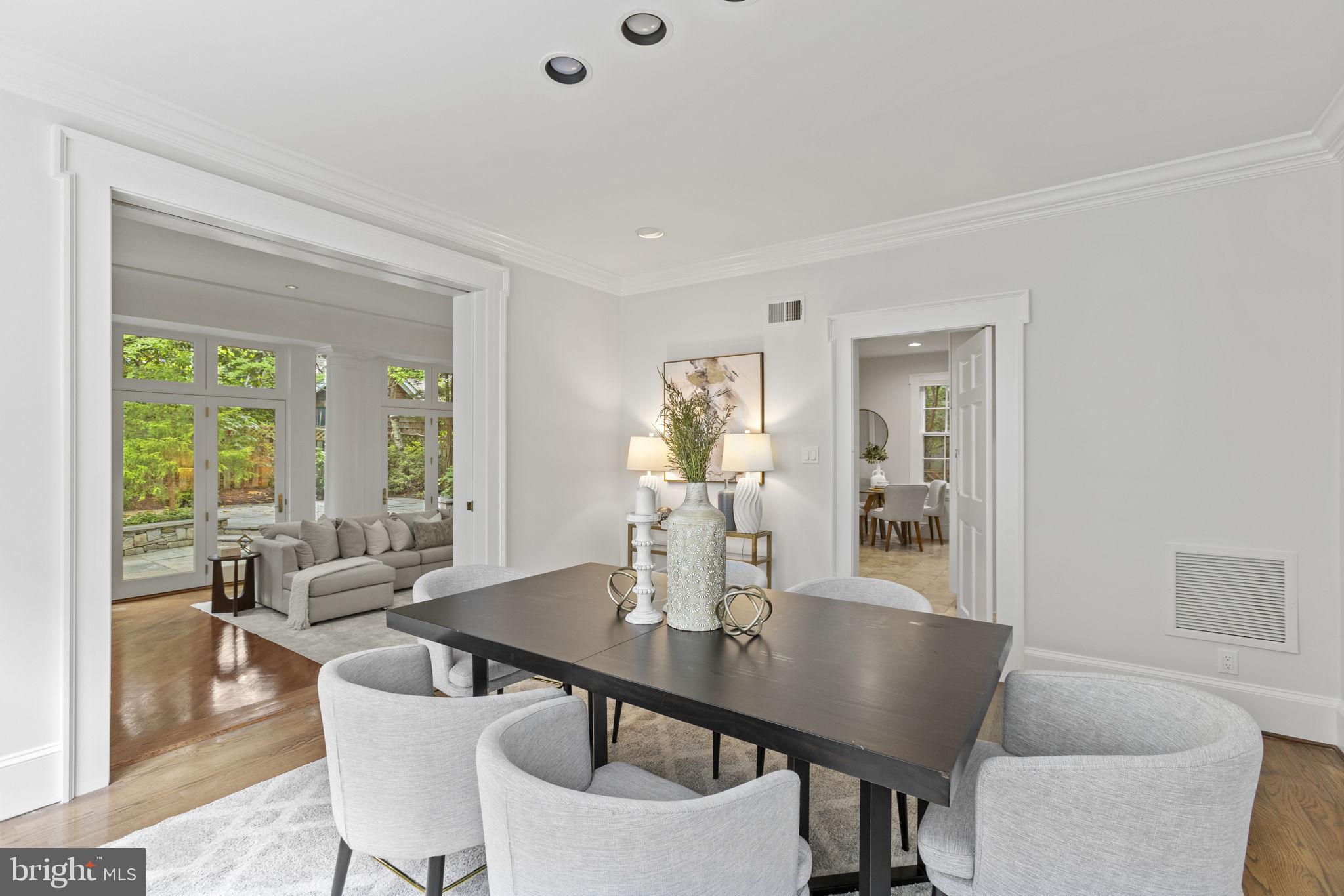 CLEVELAND PARK - Residential