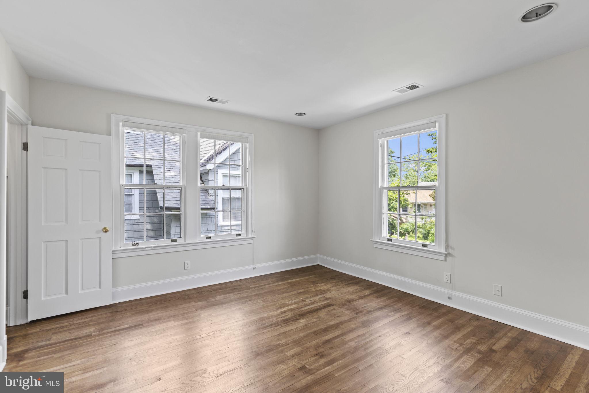 CLEVELAND PARK - Residential