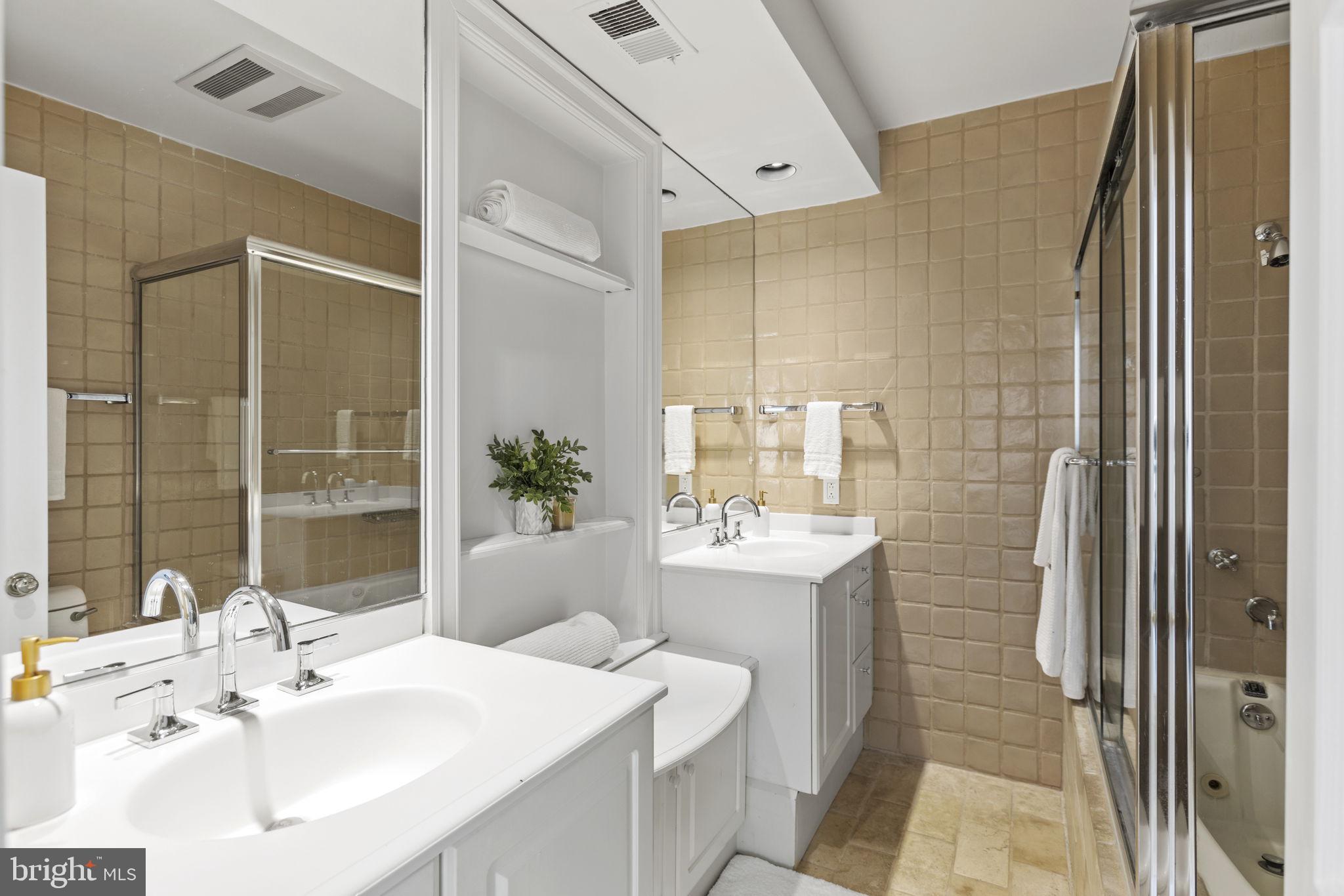CLEVELAND PARK - Residential