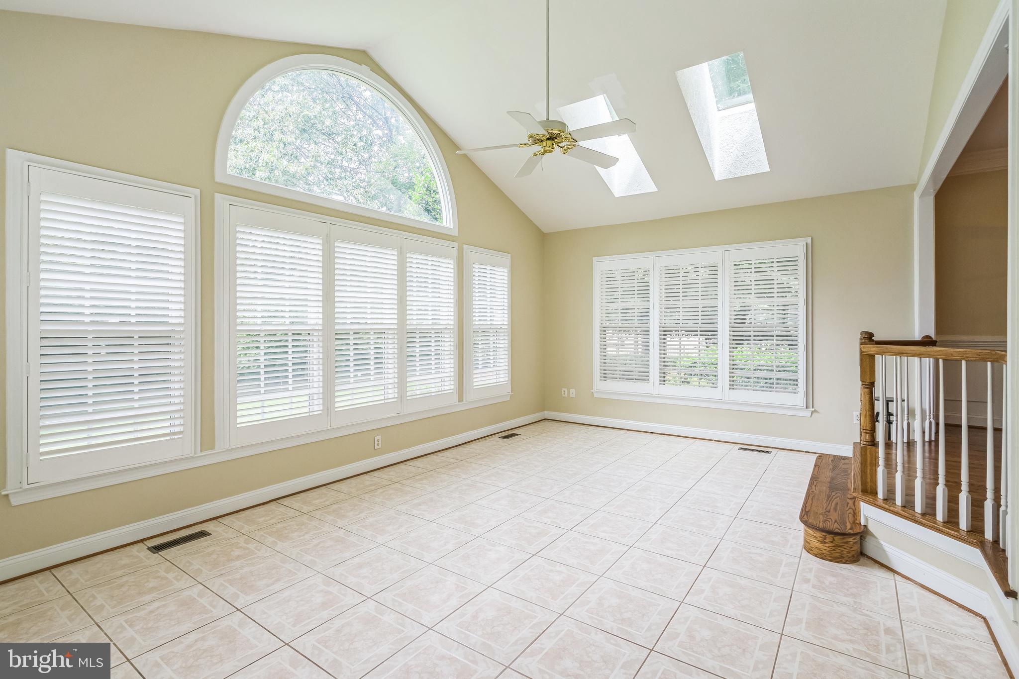 OAKTON ESTATES - Residential