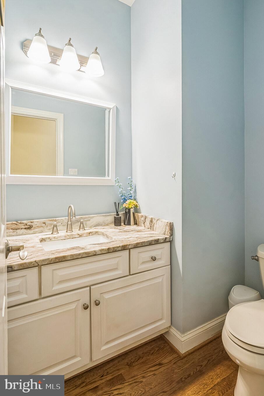 OAKTON ESTATES - Residential