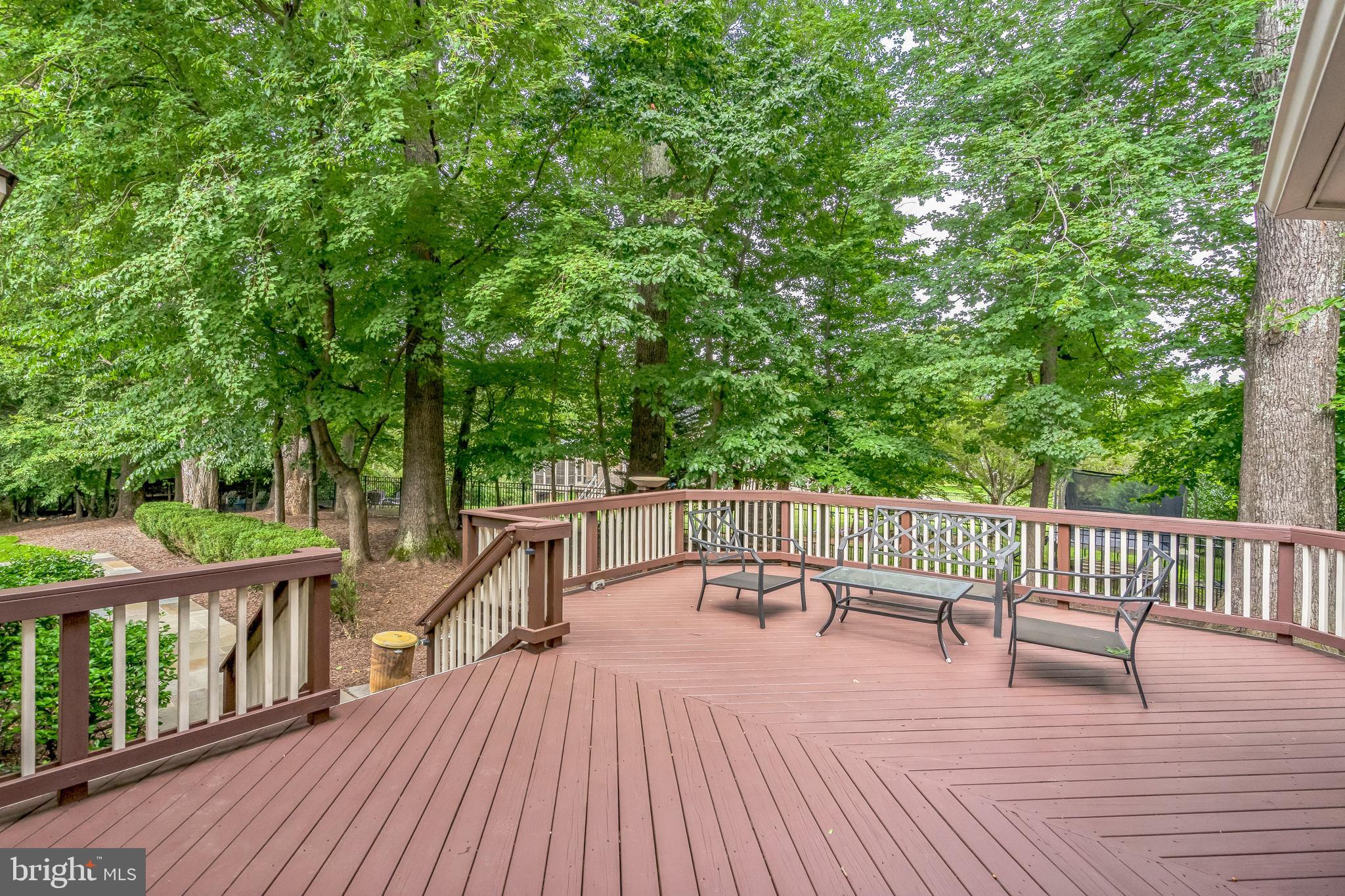 OAKTON ESTATES - Residential