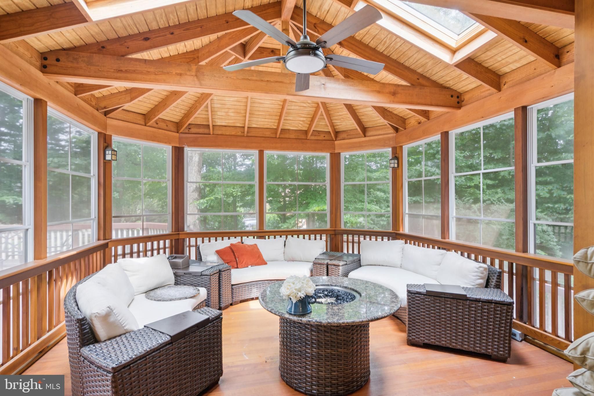 OAKTON ESTATES - Residential