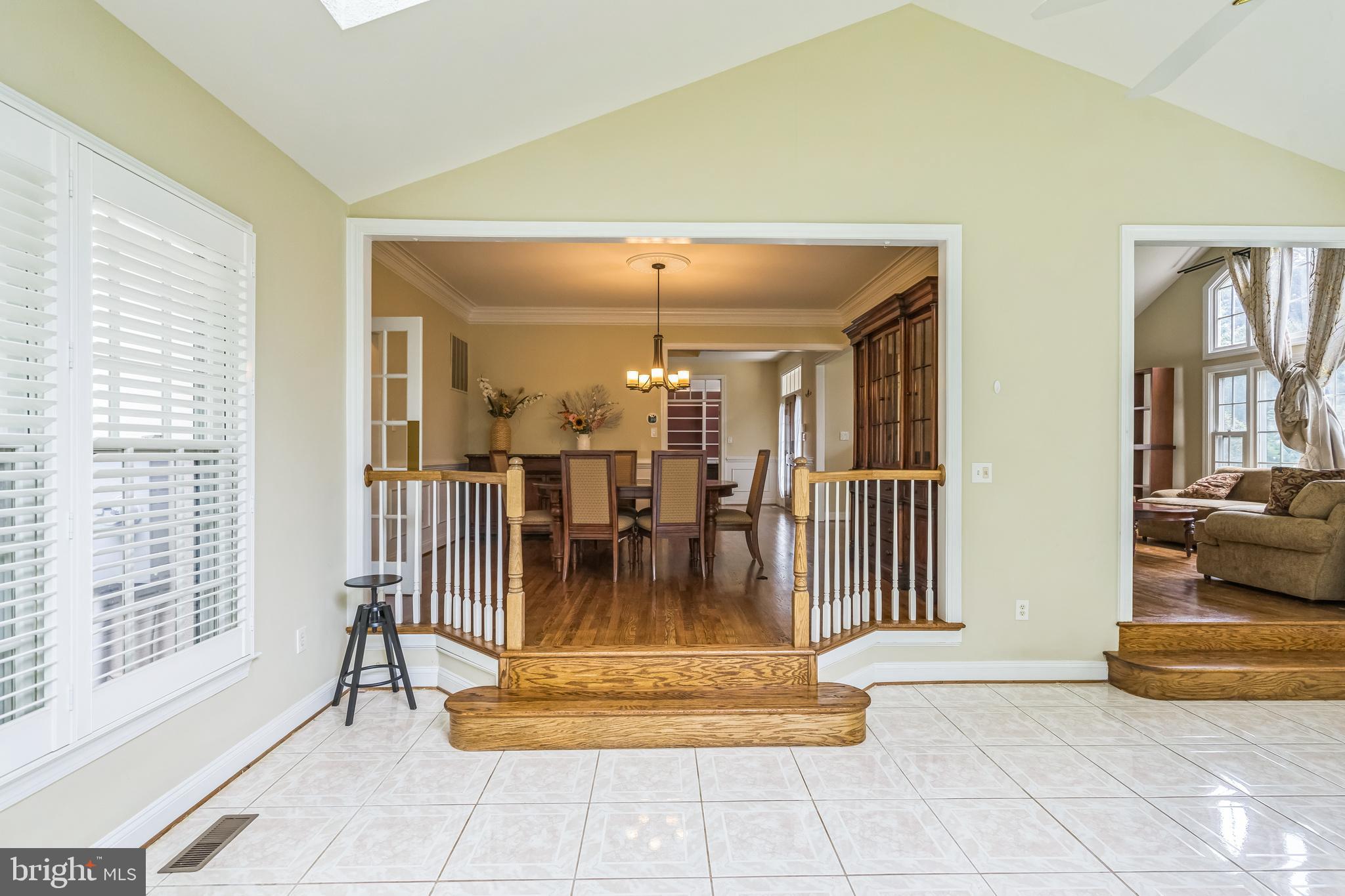 OAKTON ESTATES - Residential