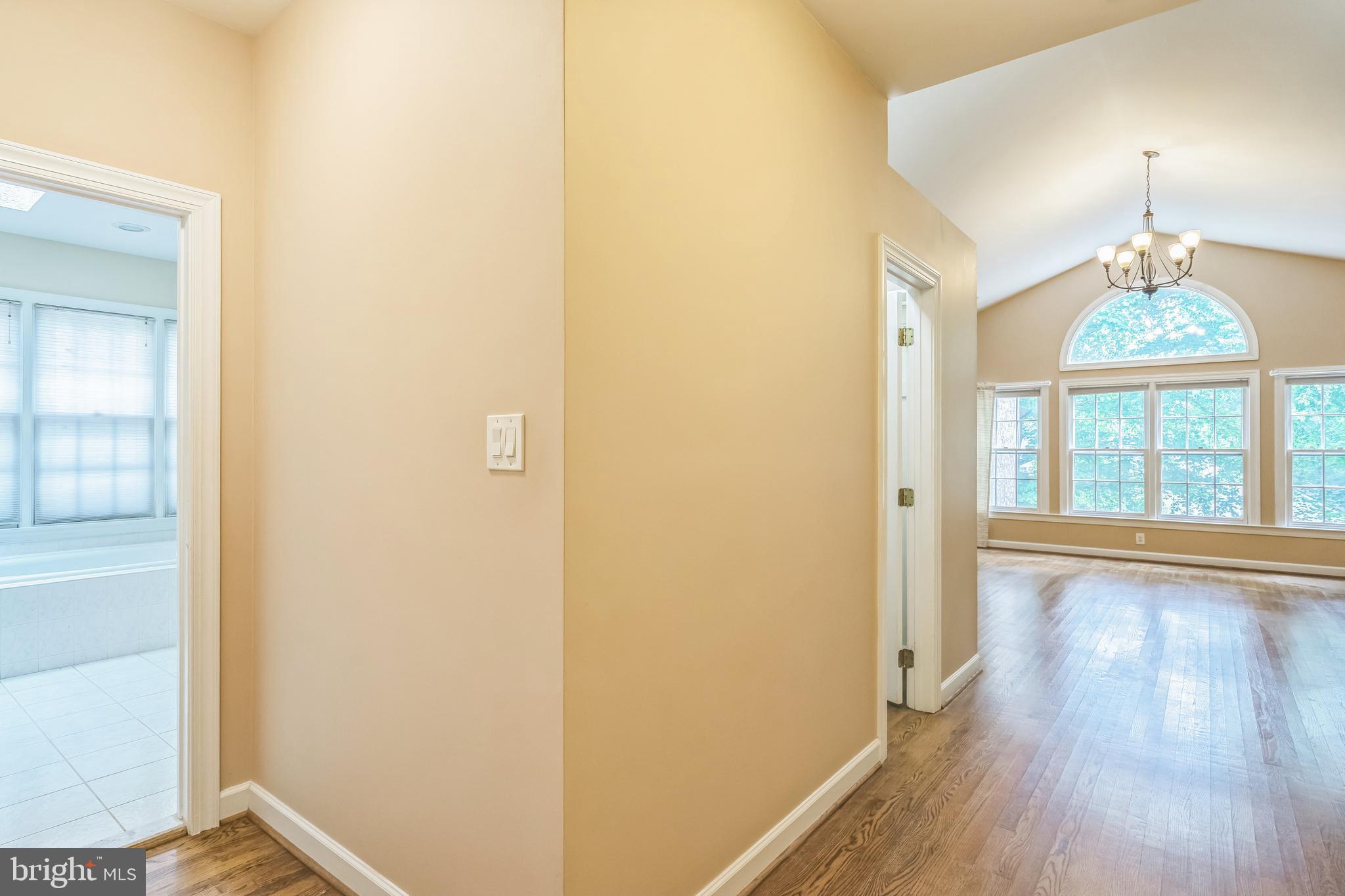 OAKTON ESTATES - Residential