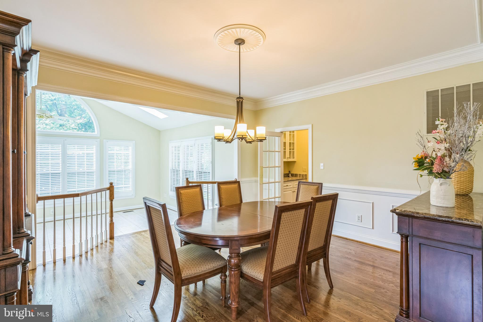 OAKTON ESTATES - Residential