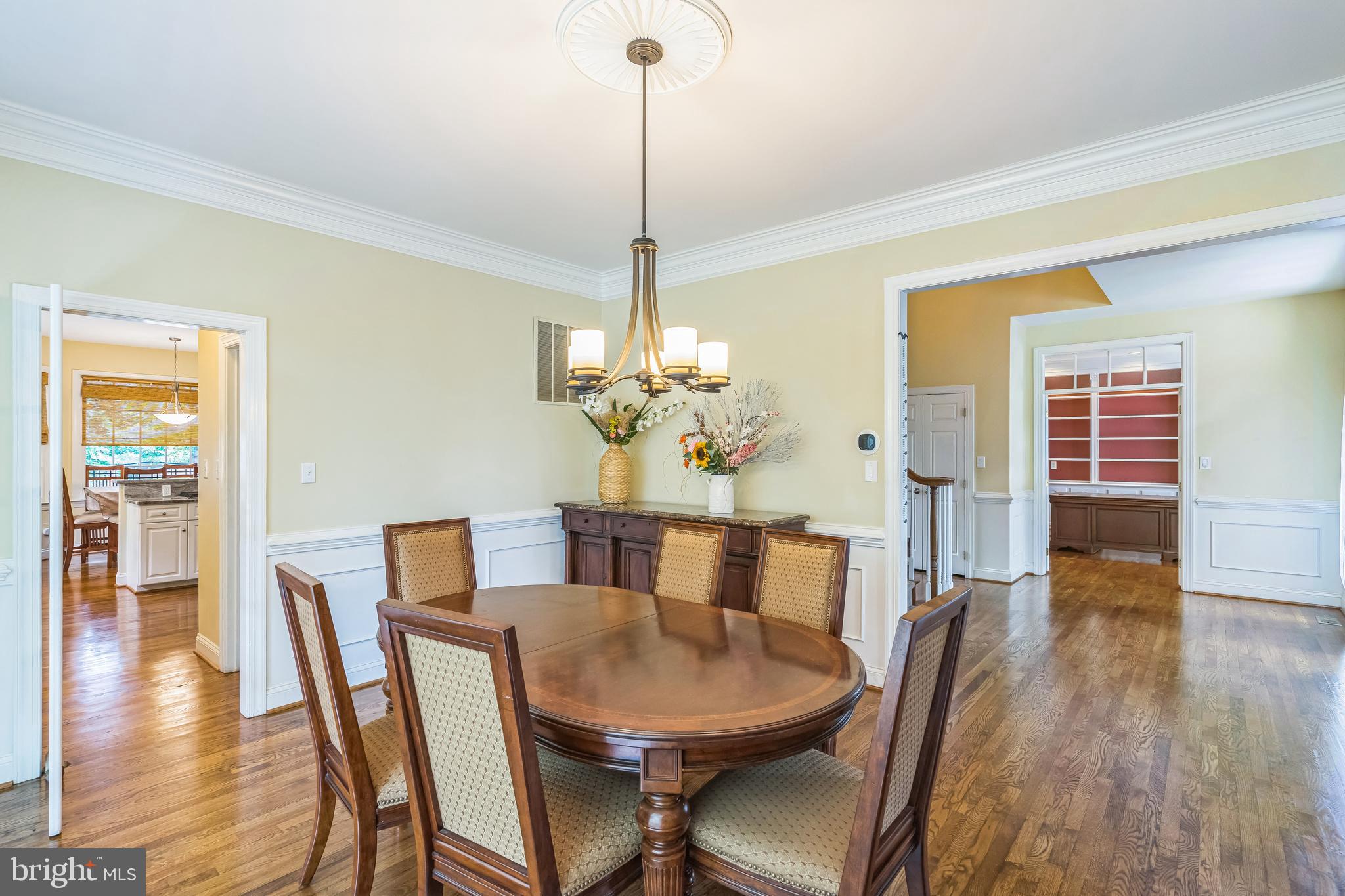 OAKTON ESTATES - Residential