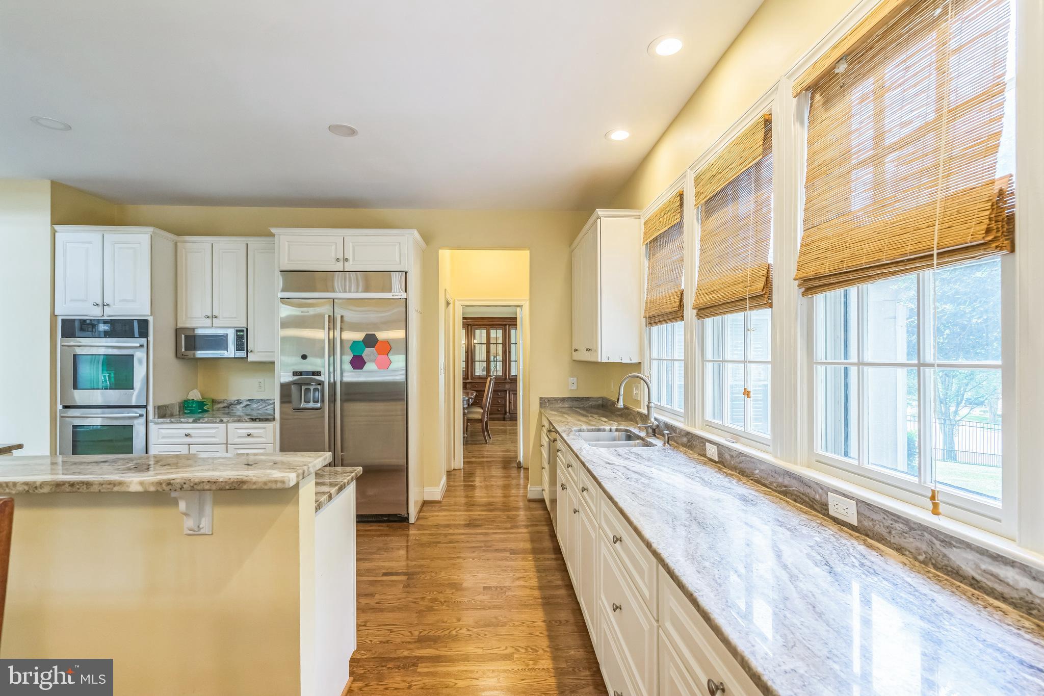 OAKTON ESTATES - Residential