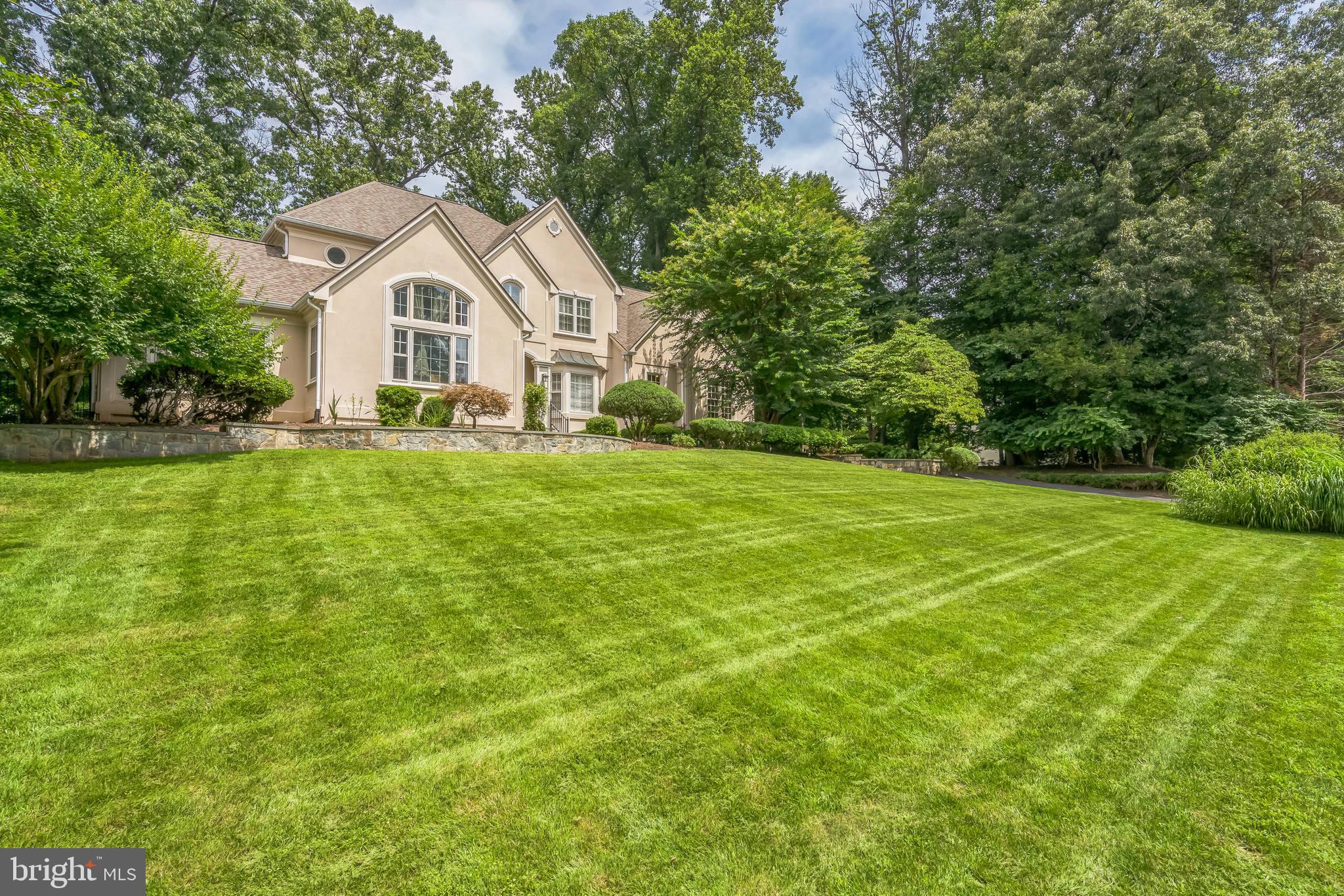 OAKTON ESTATES - Residential