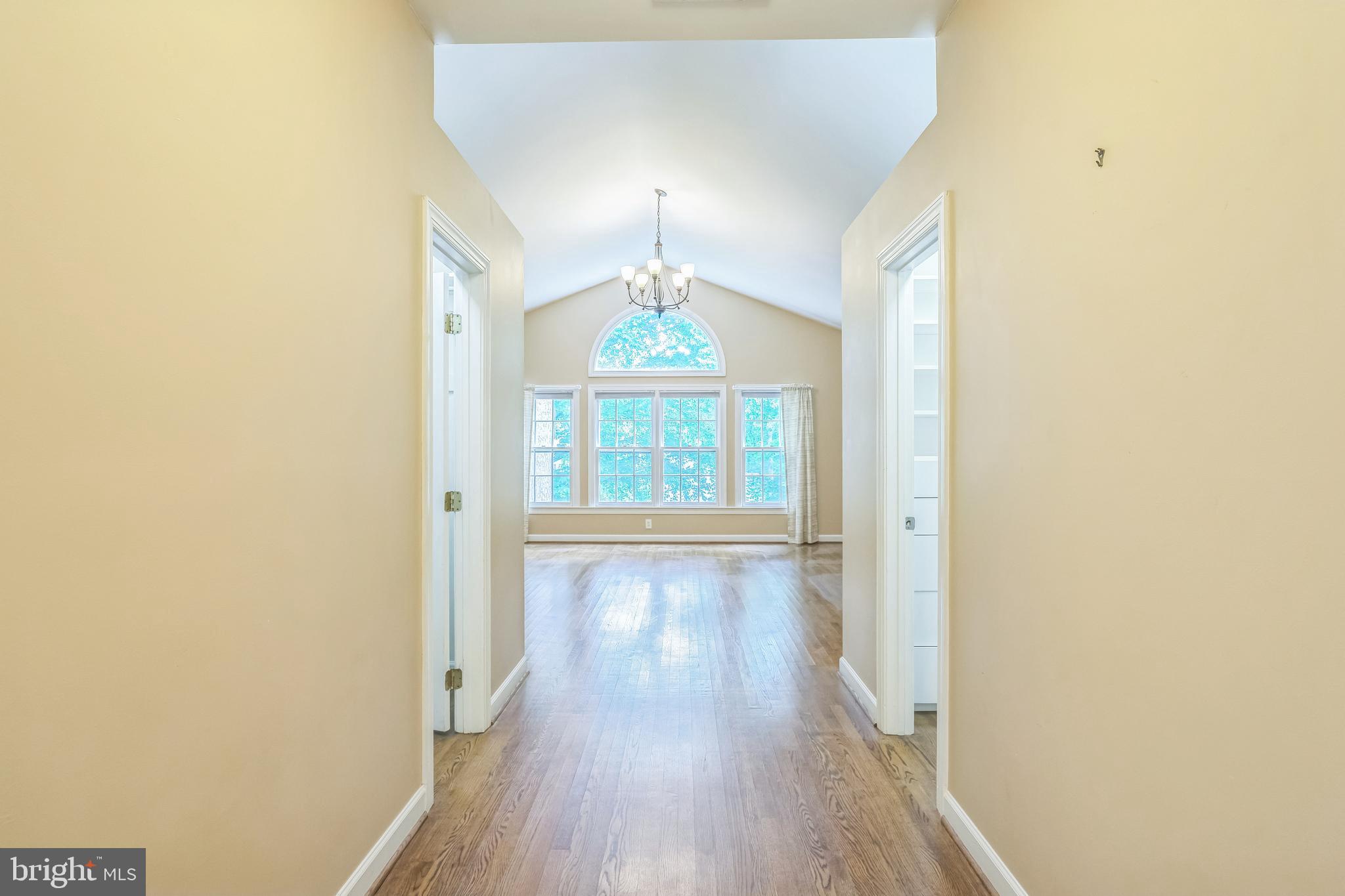 OAKTON ESTATES - Residential