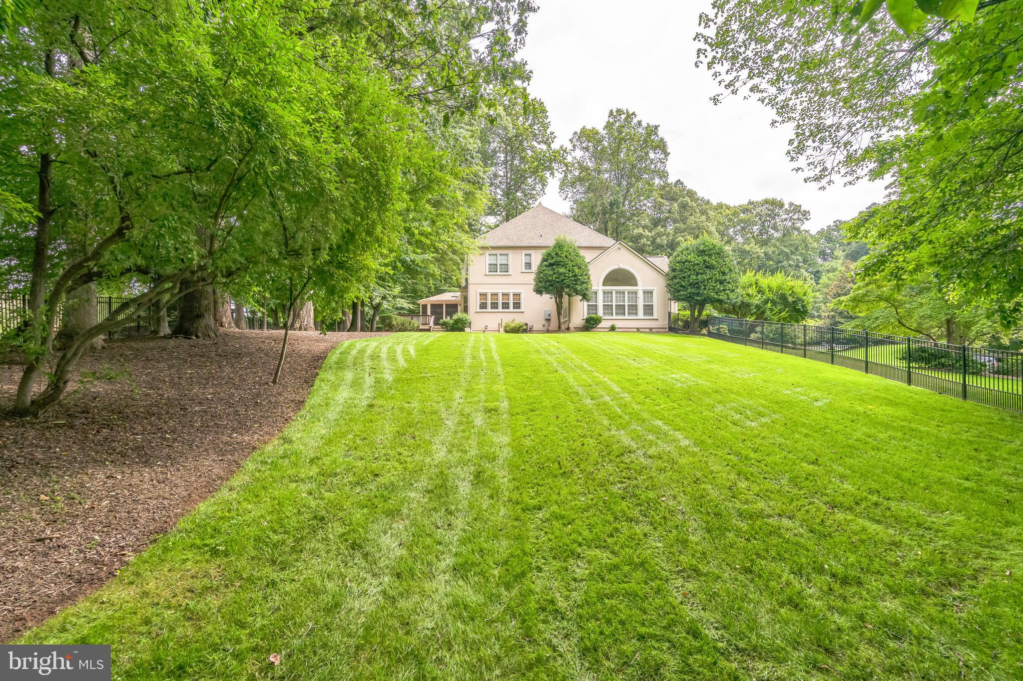 OAKTON ESTATES - Residential