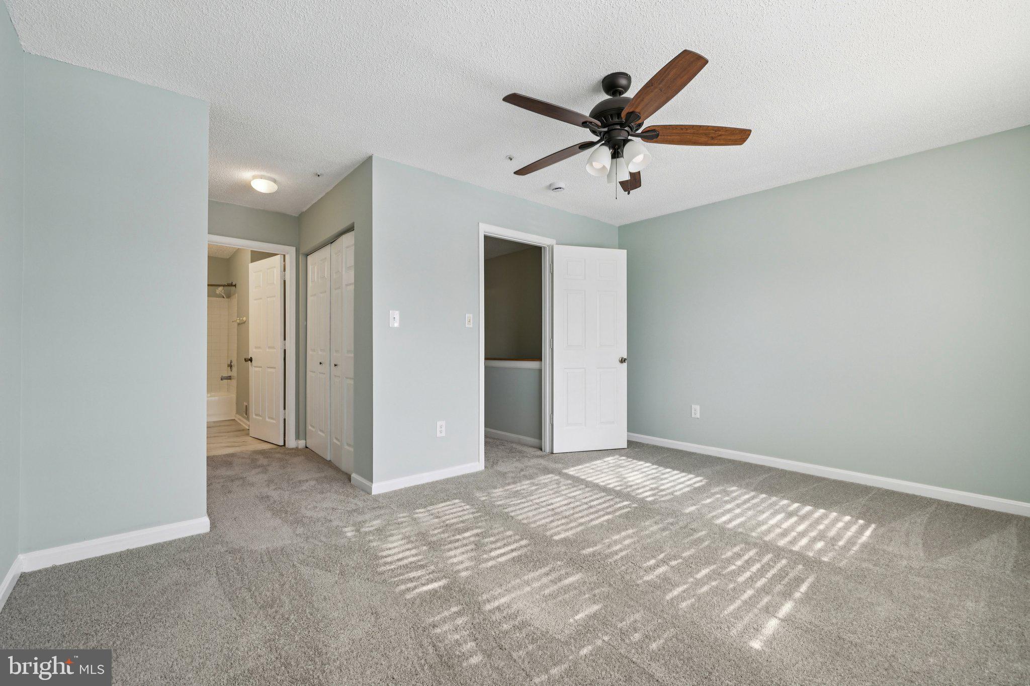 SHEFFIELD GLEN TOWNHOMES - Residential