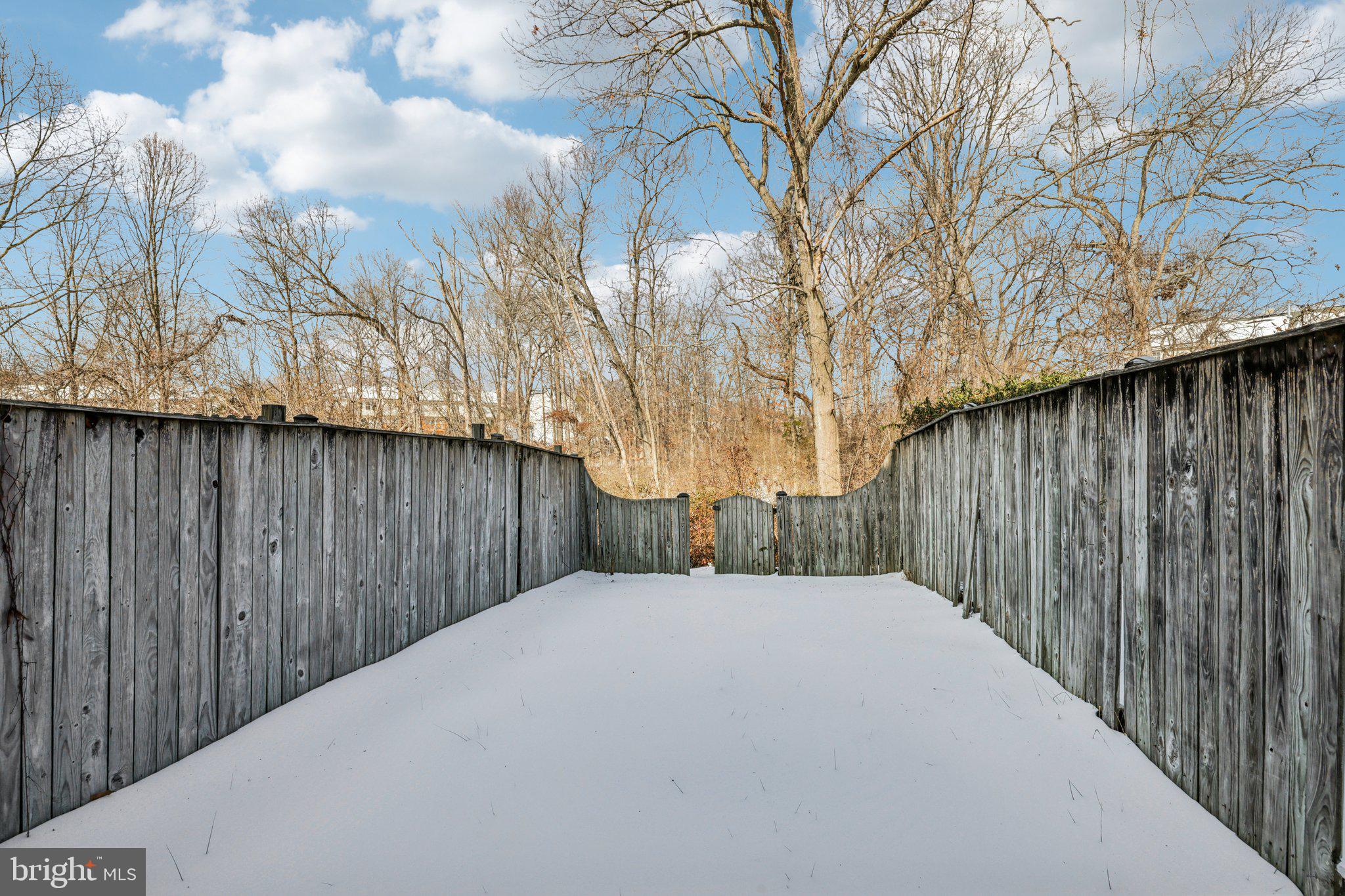SHEFFIELD GLEN TOWNHOMES - Residential