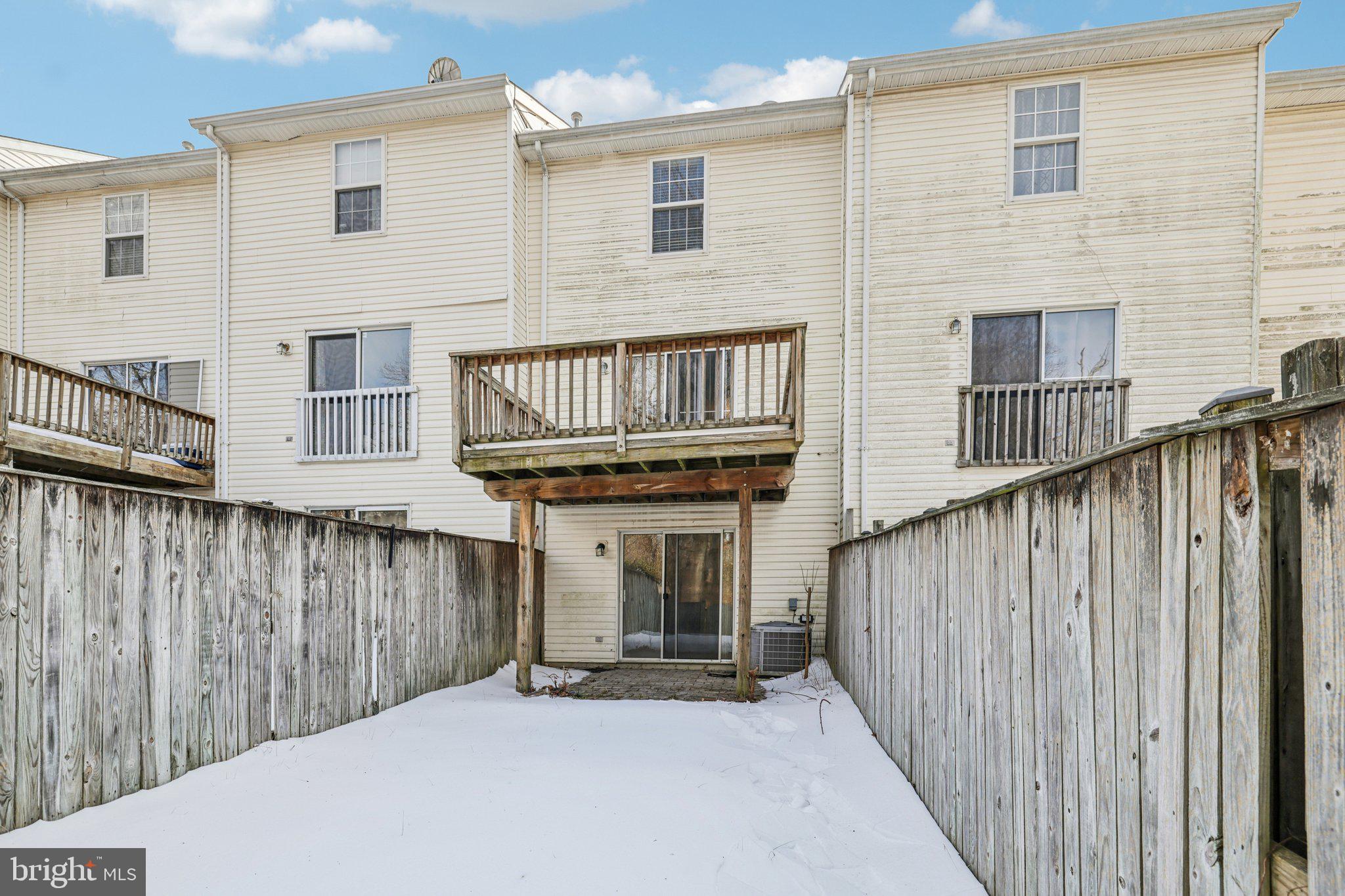 SHEFFIELD GLEN TOWNHOMES - Residential