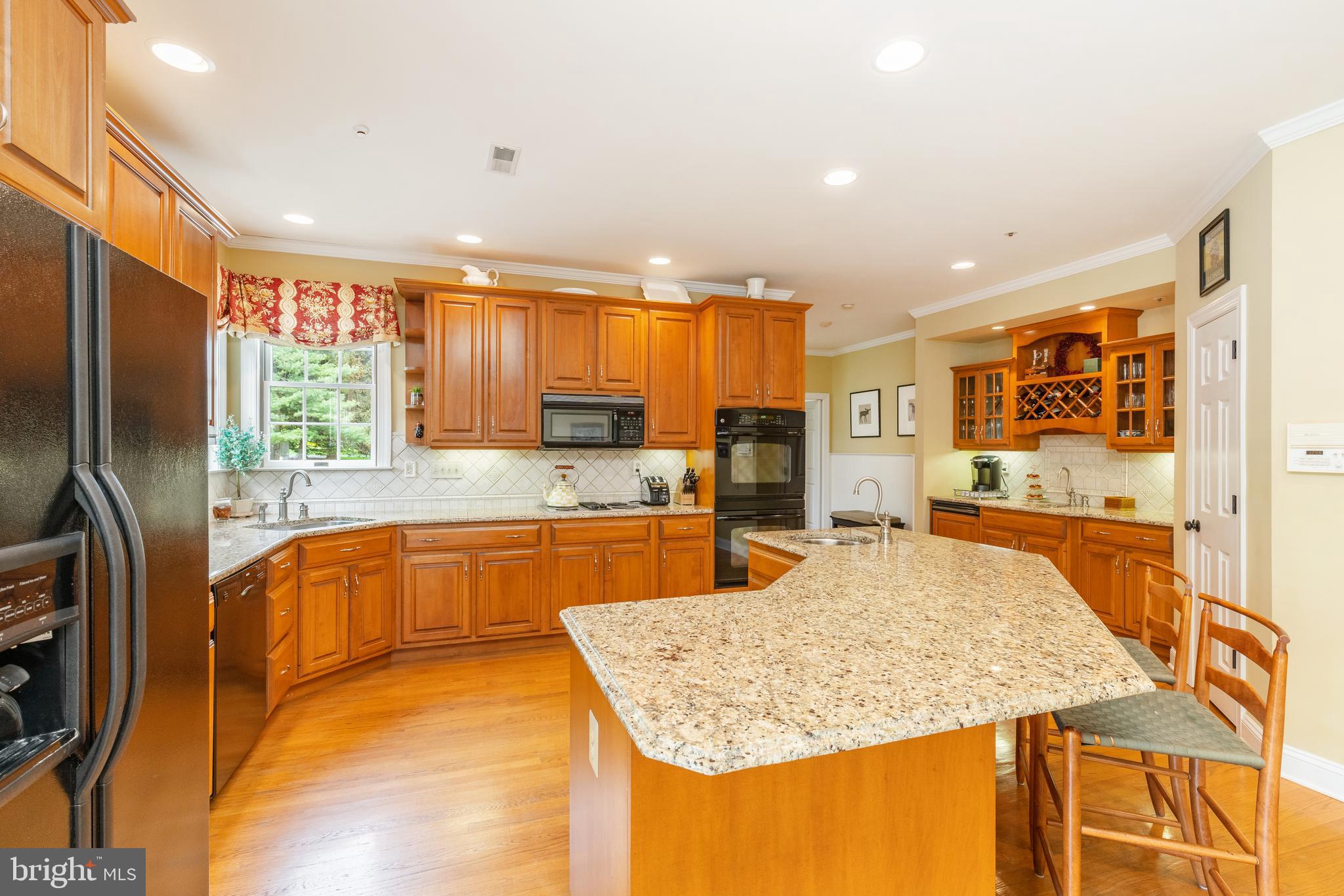 COUNTRY CLUB ESTS - Residential