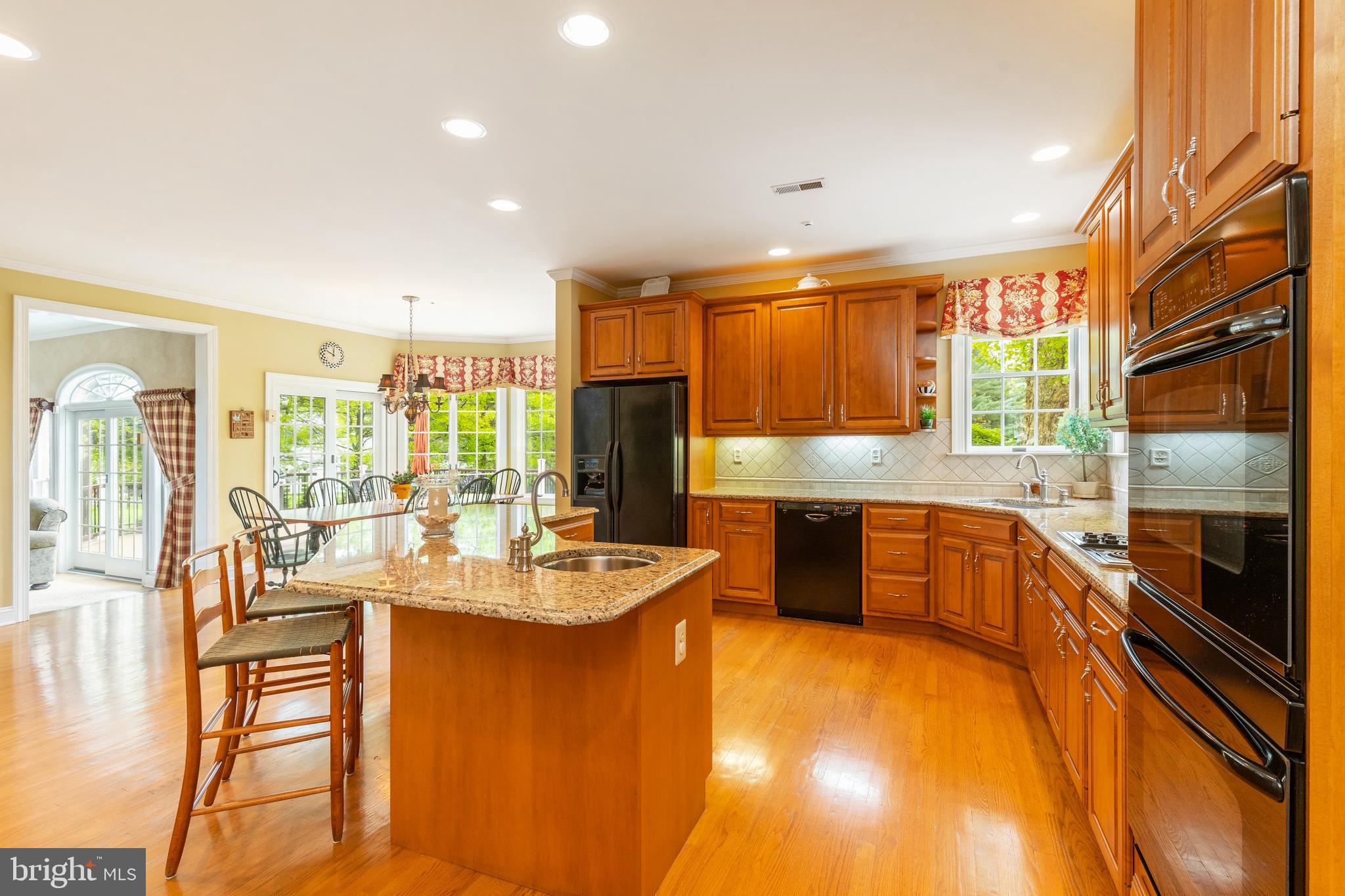 COUNTRY CLUB ESTS - Residential