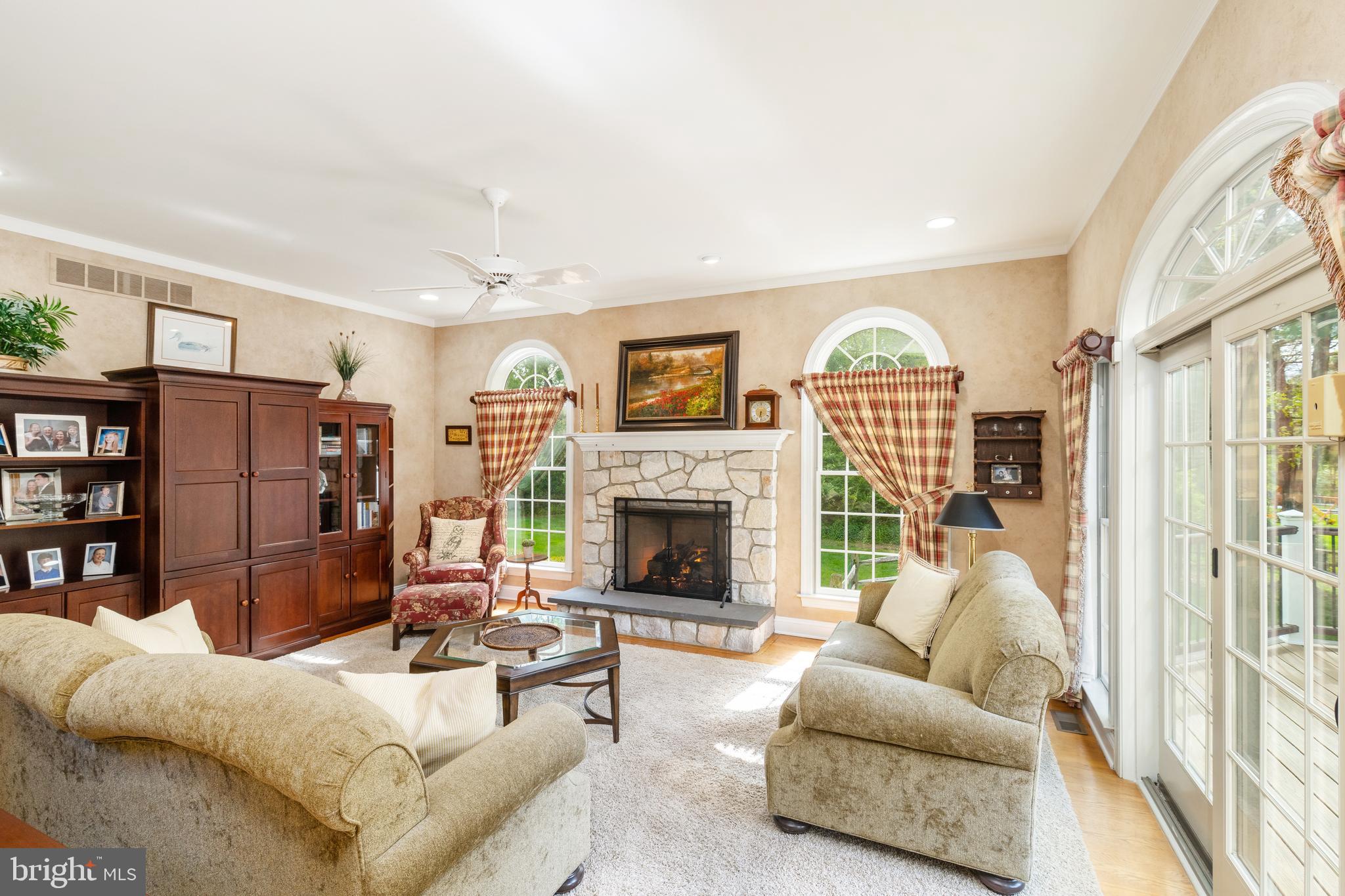 COUNTRY CLUB ESTS - Residential