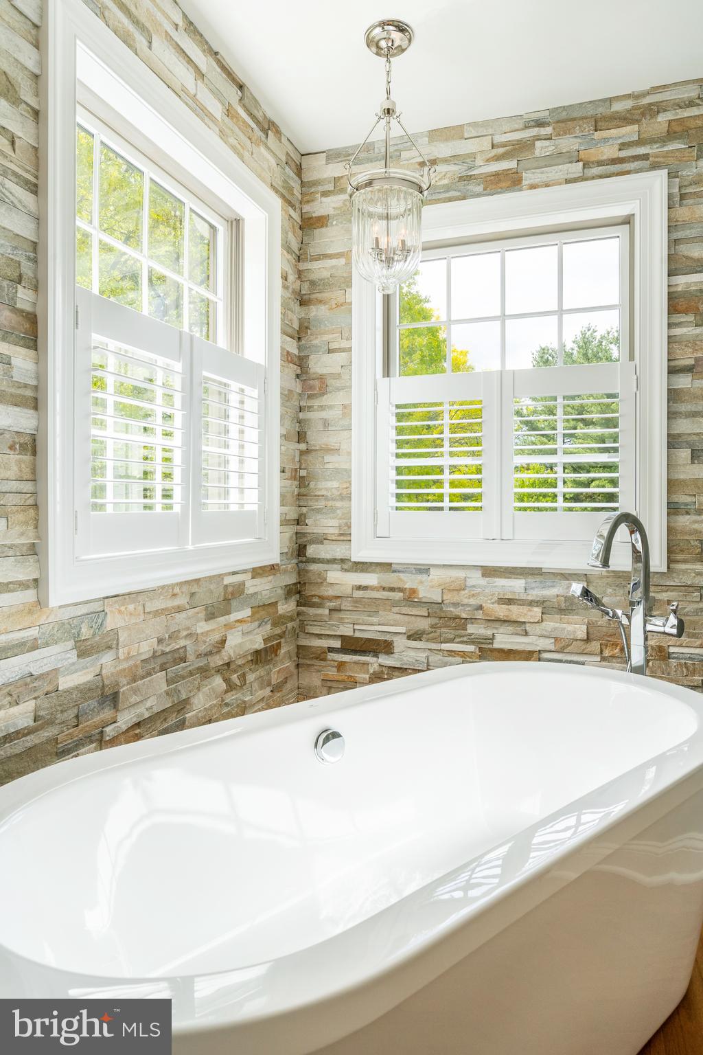 COUNTRY CLUB ESTS - Residential