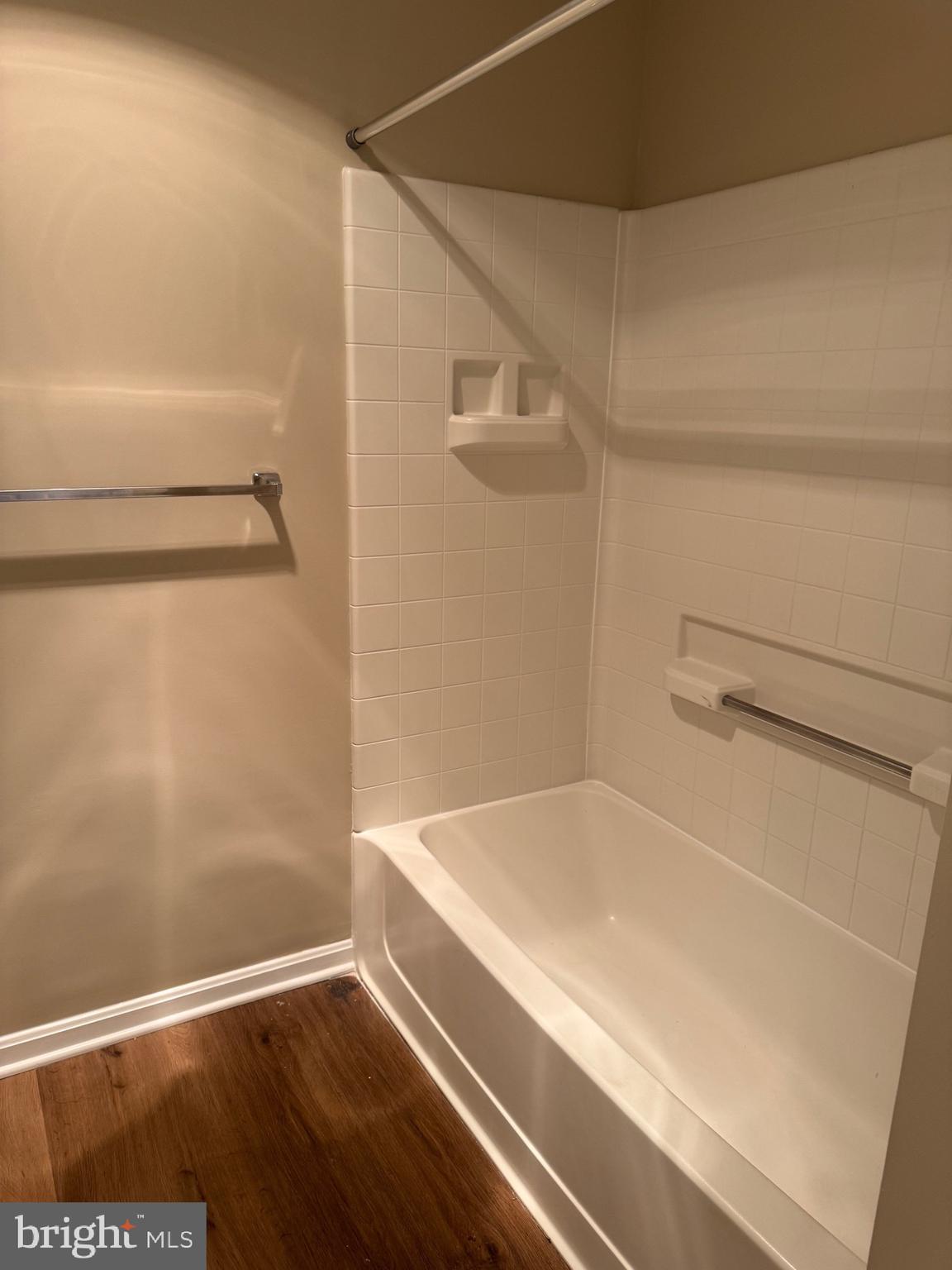 LANSDOWNE WOODS LEISURE WORLD - Residential Lease