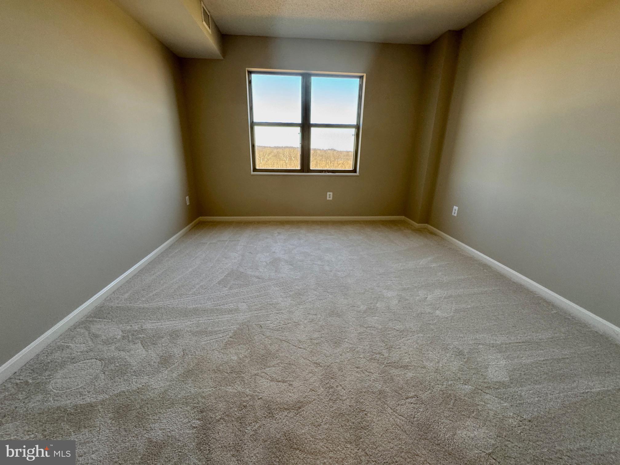 LANSDOWNE WOODS LEISURE WORLD - Residential Lease