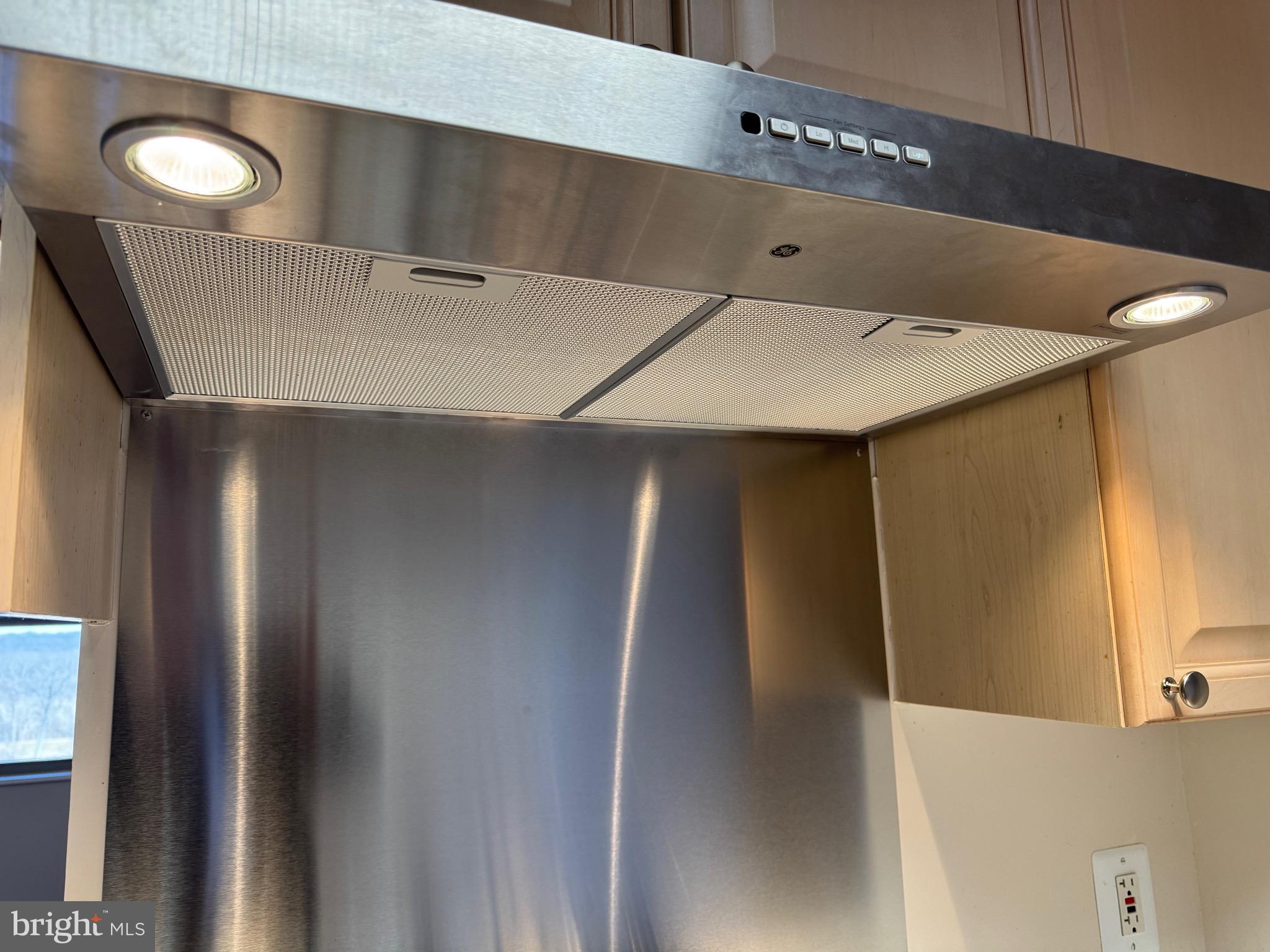 LANSDOWNE WOODS LEISURE WORLD - Residential Lease