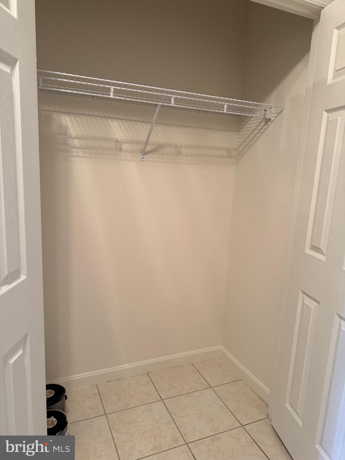 LANSDOWNE WOODS LEISURE WORLD - Residential Lease