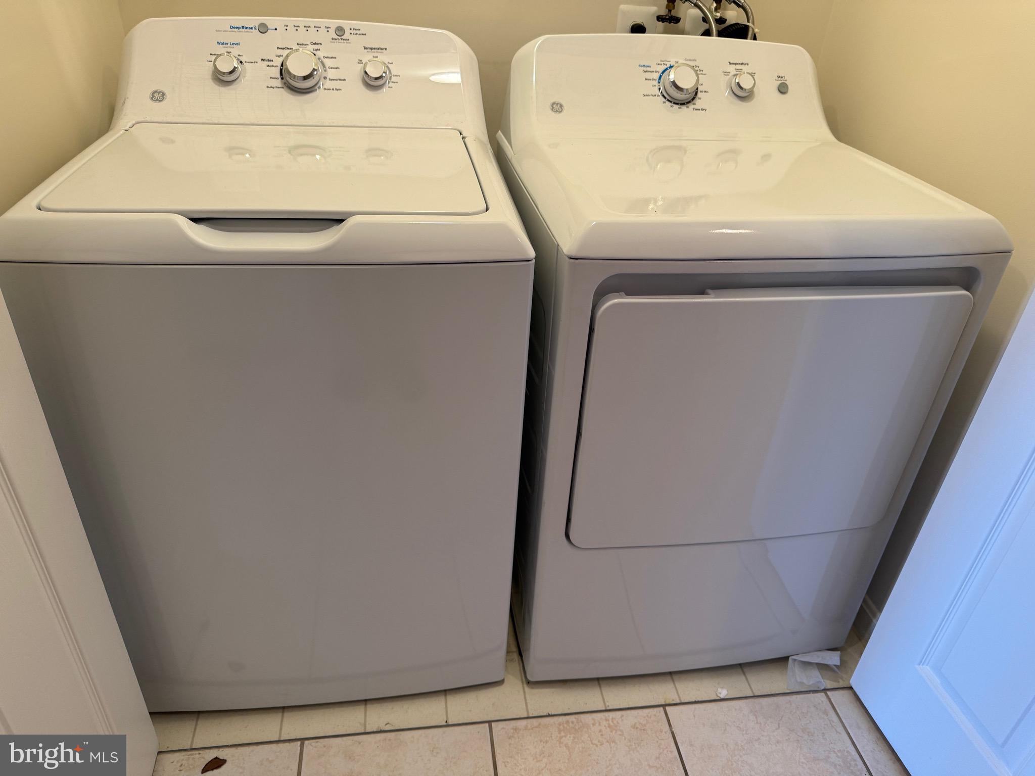 LANSDOWNE WOODS LEISURE WORLD - Residential Lease