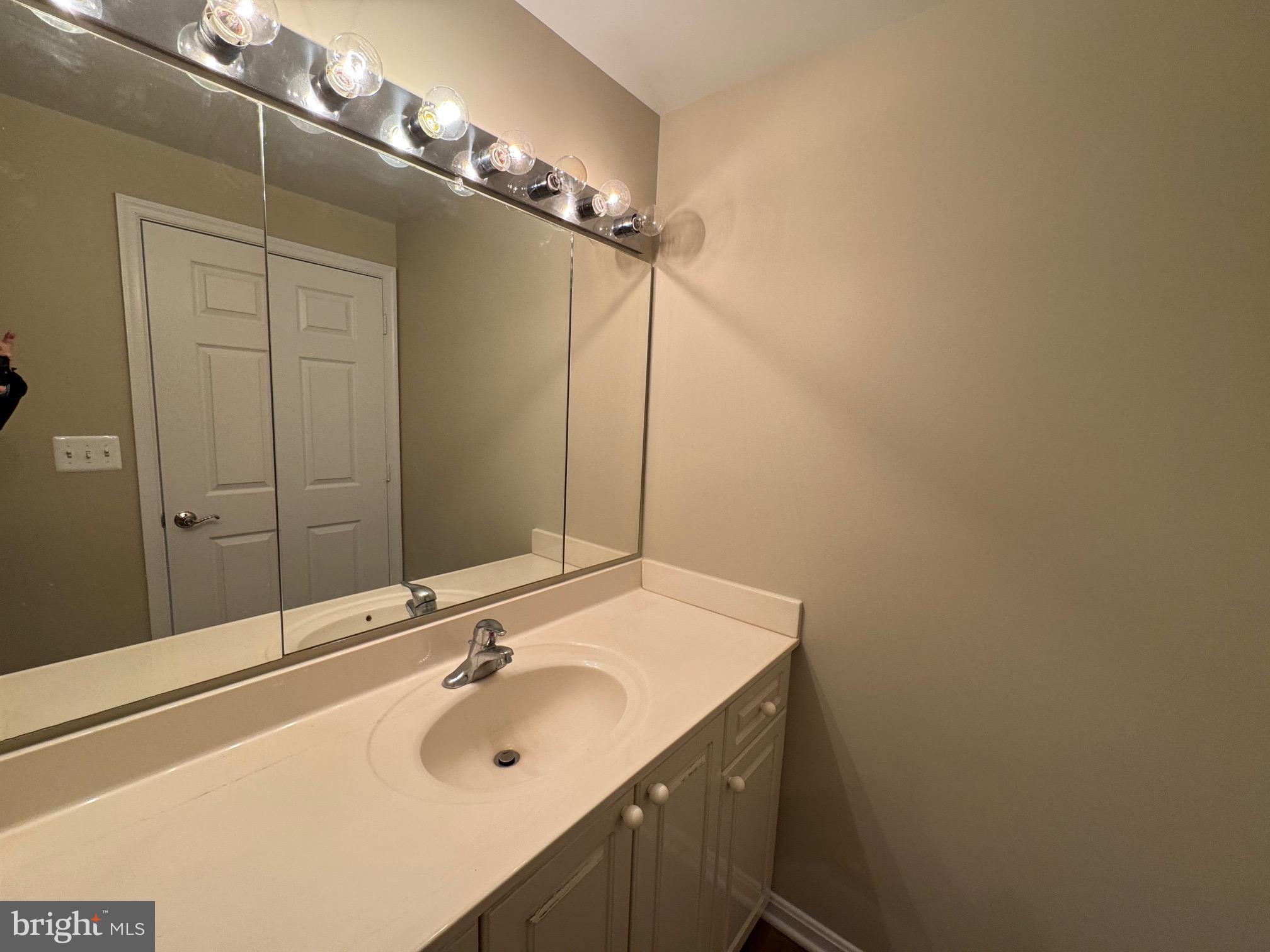 LANSDOWNE WOODS LEISURE WORLD - Residential Lease