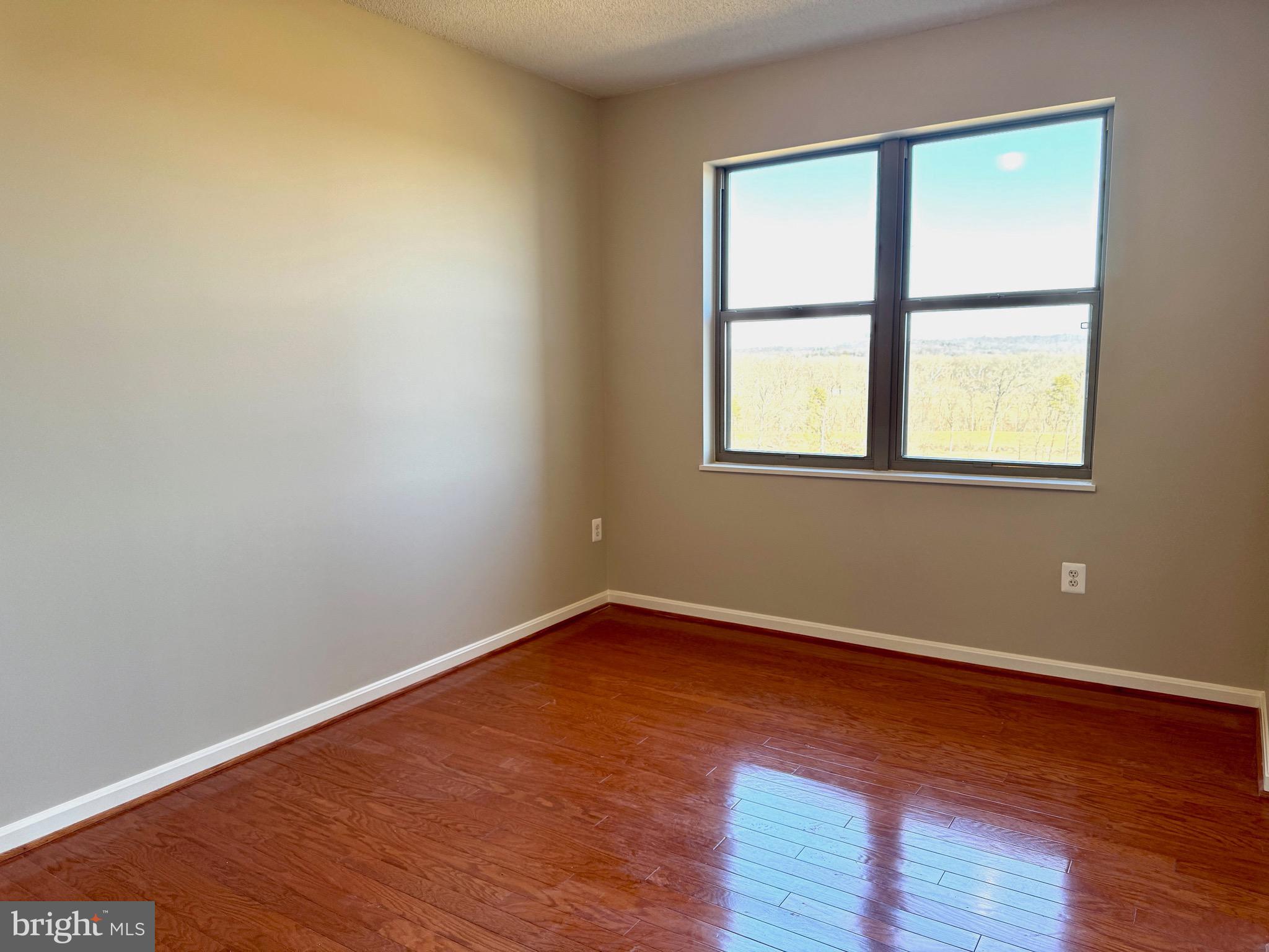 LANSDOWNE WOODS LEISURE WORLD - Residential Lease