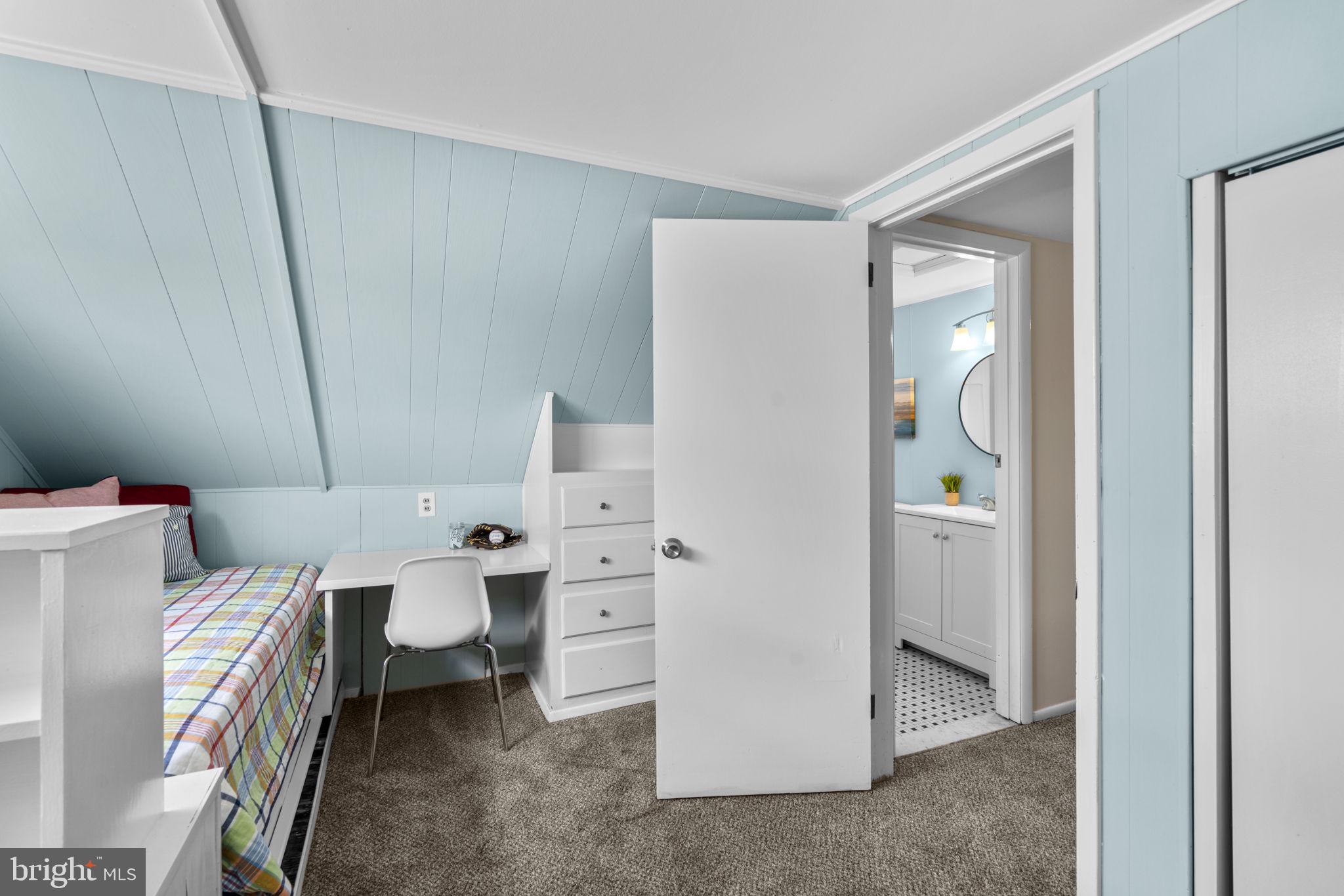 RIVIERA BEACH - Residential