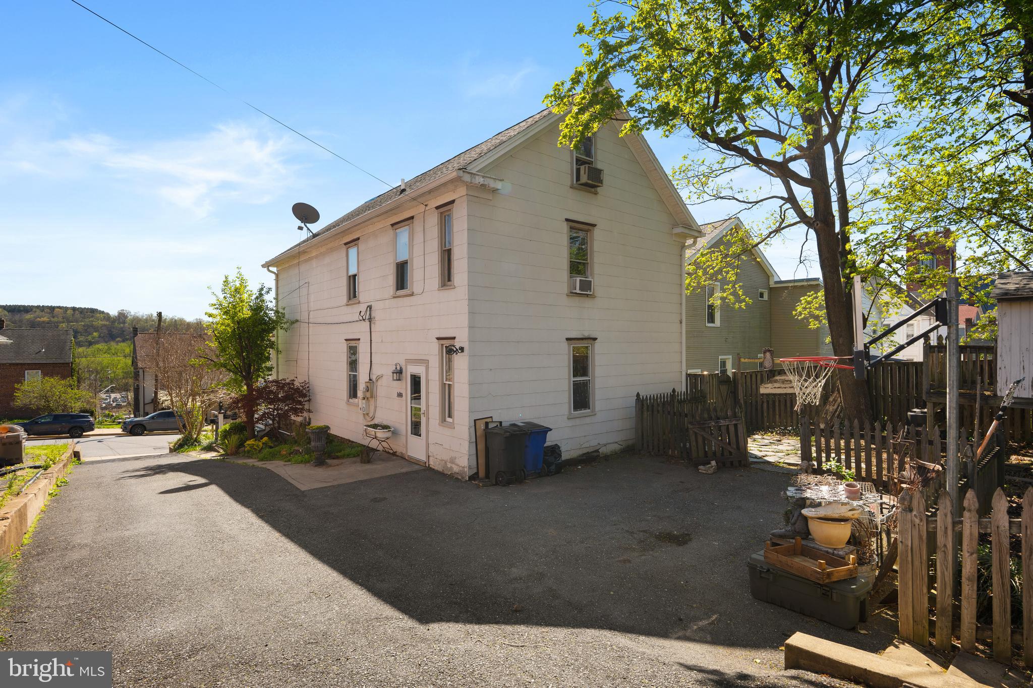 BRUNSWICK - Residential