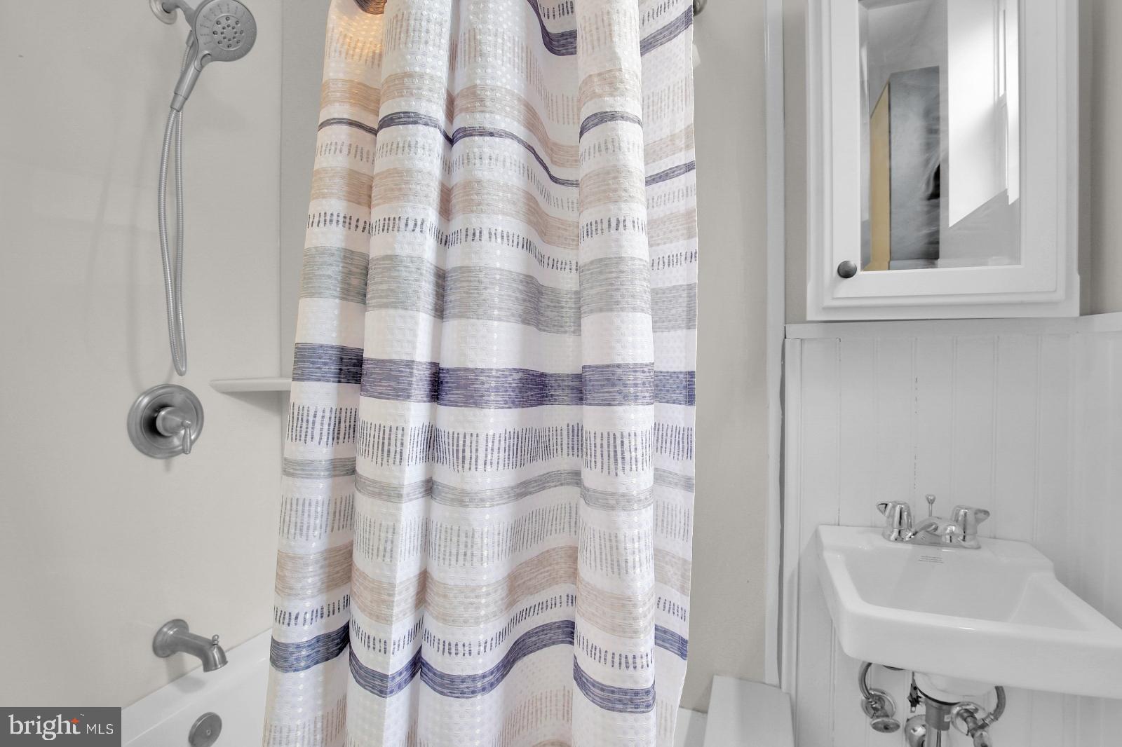 MELROSE - Residential Lease