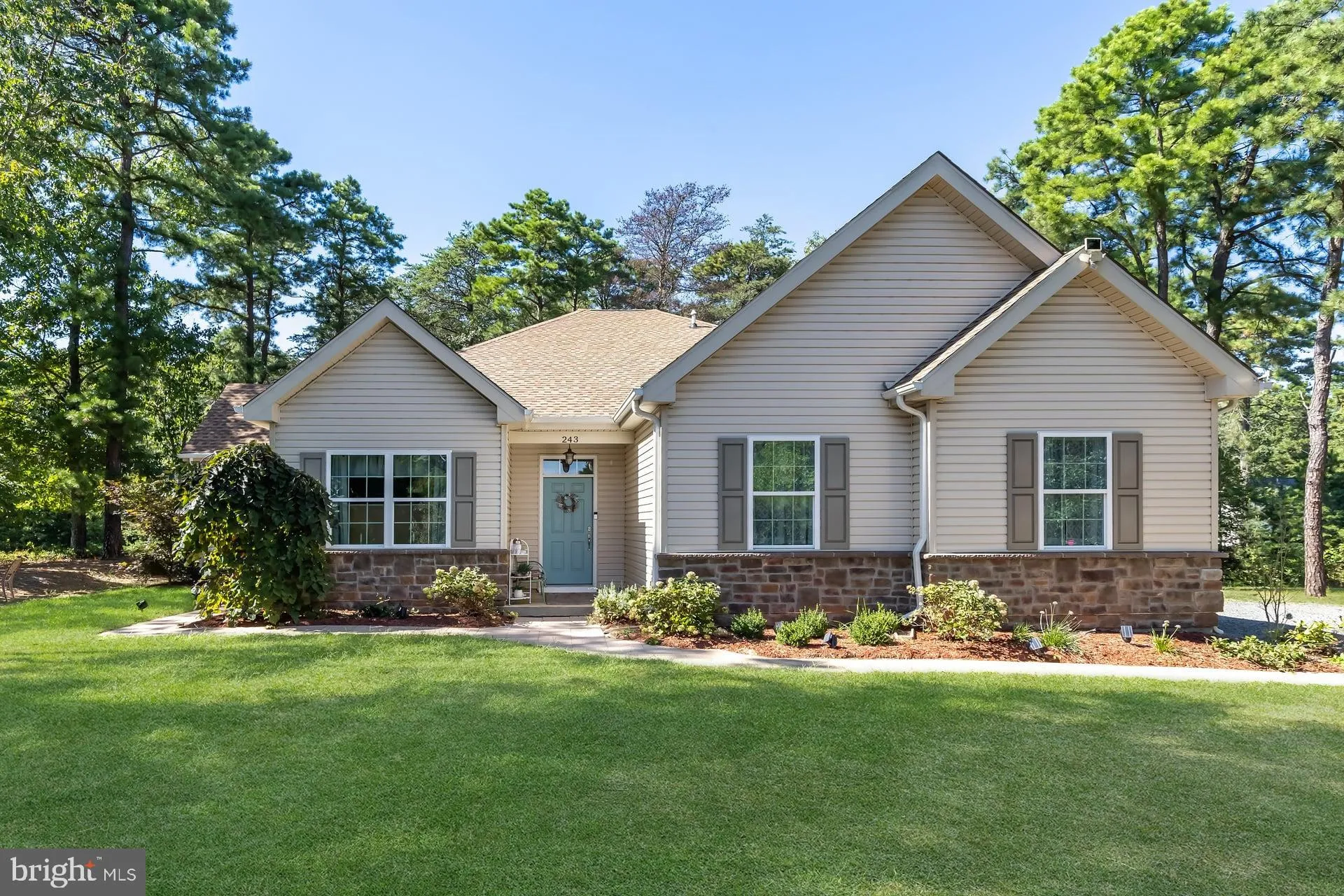 Berlin, New Jersey 08009, United States, 2 Bedrooms Bedrooms, ,2 BathroomsBathrooms,Residential,Contingent,215609