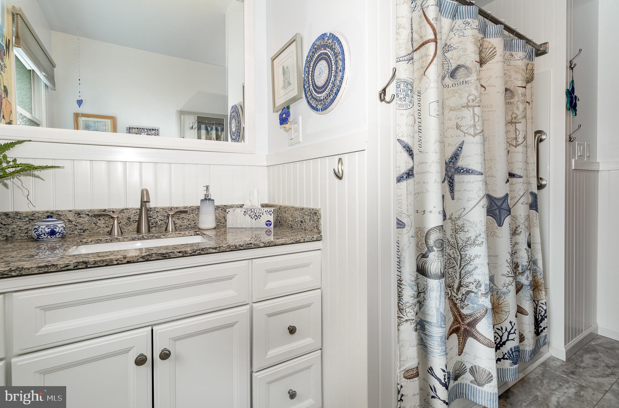 NOLL MANOR - Residential