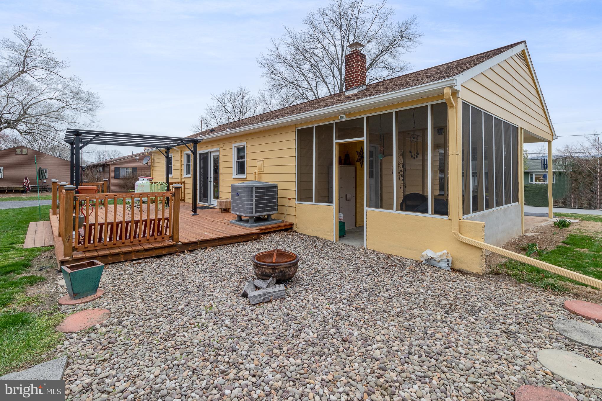 NOLL MANOR - Residential